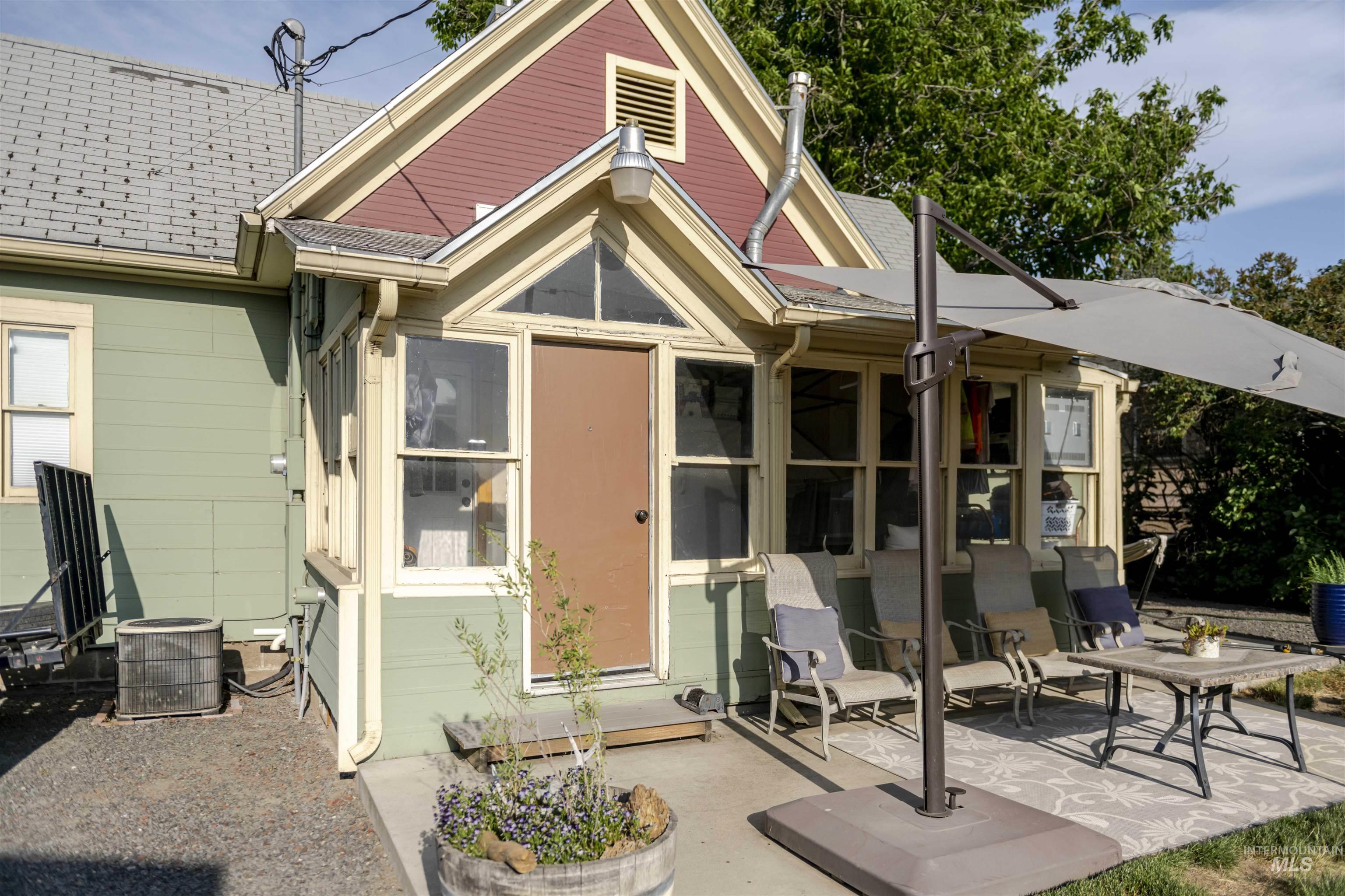 1318 McCarroll Street, Clarkston, Washington 99403, 2 Bedrooms, 1 Bathroom, Residential For Sale, Price $299,999,MLS 98950972