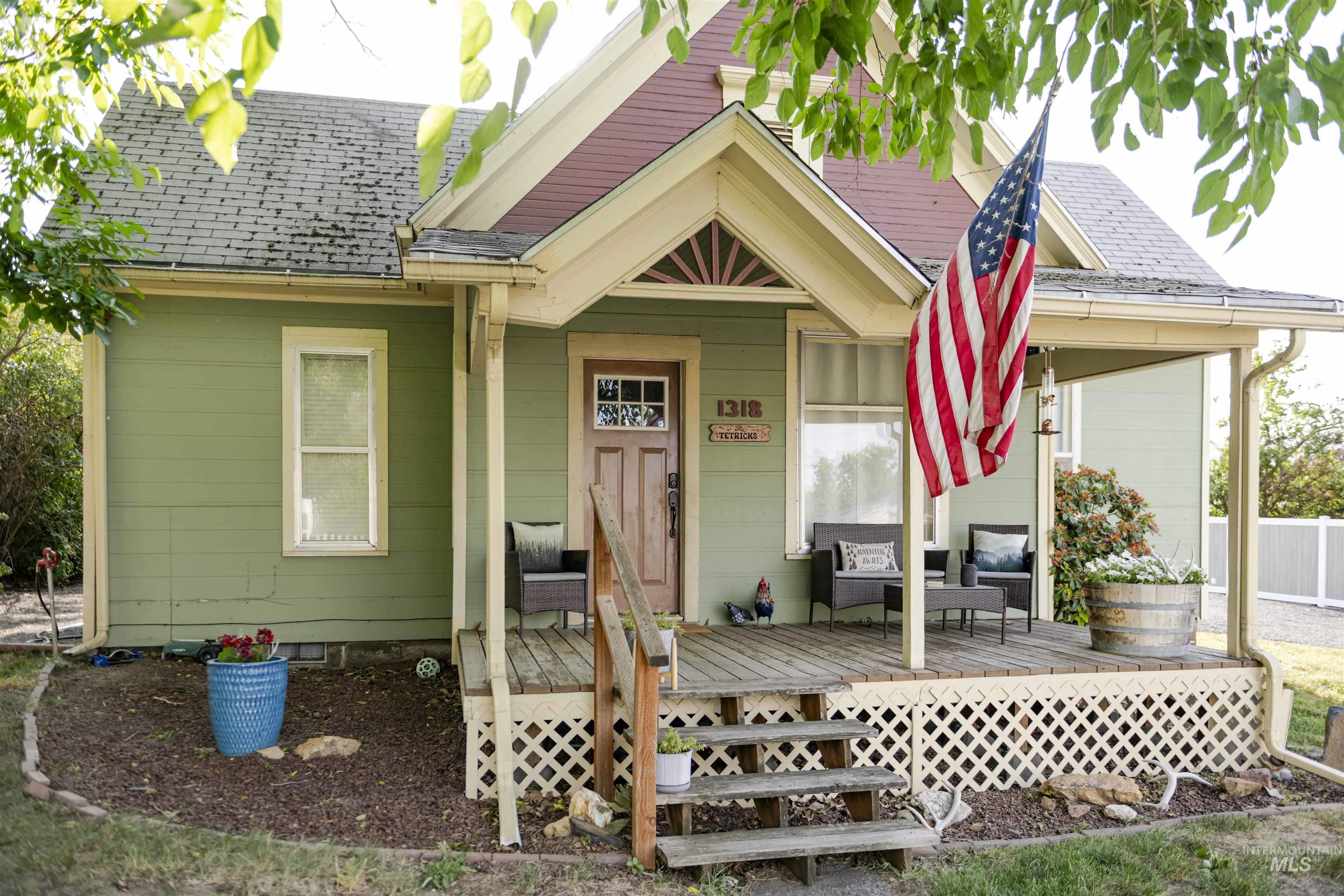 1318 McCarroll Street, Clarkston, Washington 99403, 2 Bedrooms, 1 Bathroom, Residential For Sale, Price $299,999,MLS 98950972