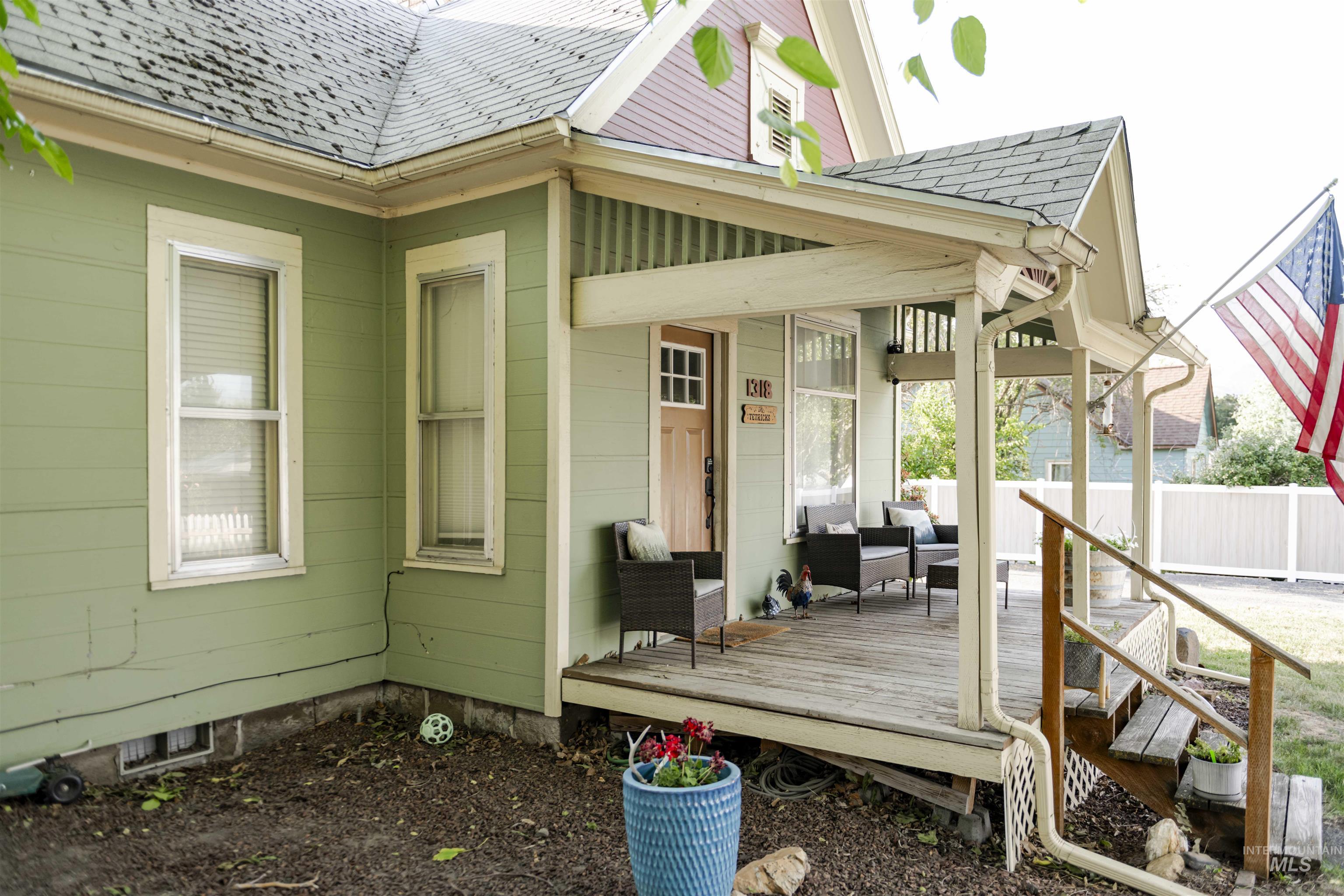 1318 McCarroll Street, Clarkston, Washington 99403, 2 Bedrooms, 1 Bathroom, Residential For Sale, Price $299,999,MLS 98950972