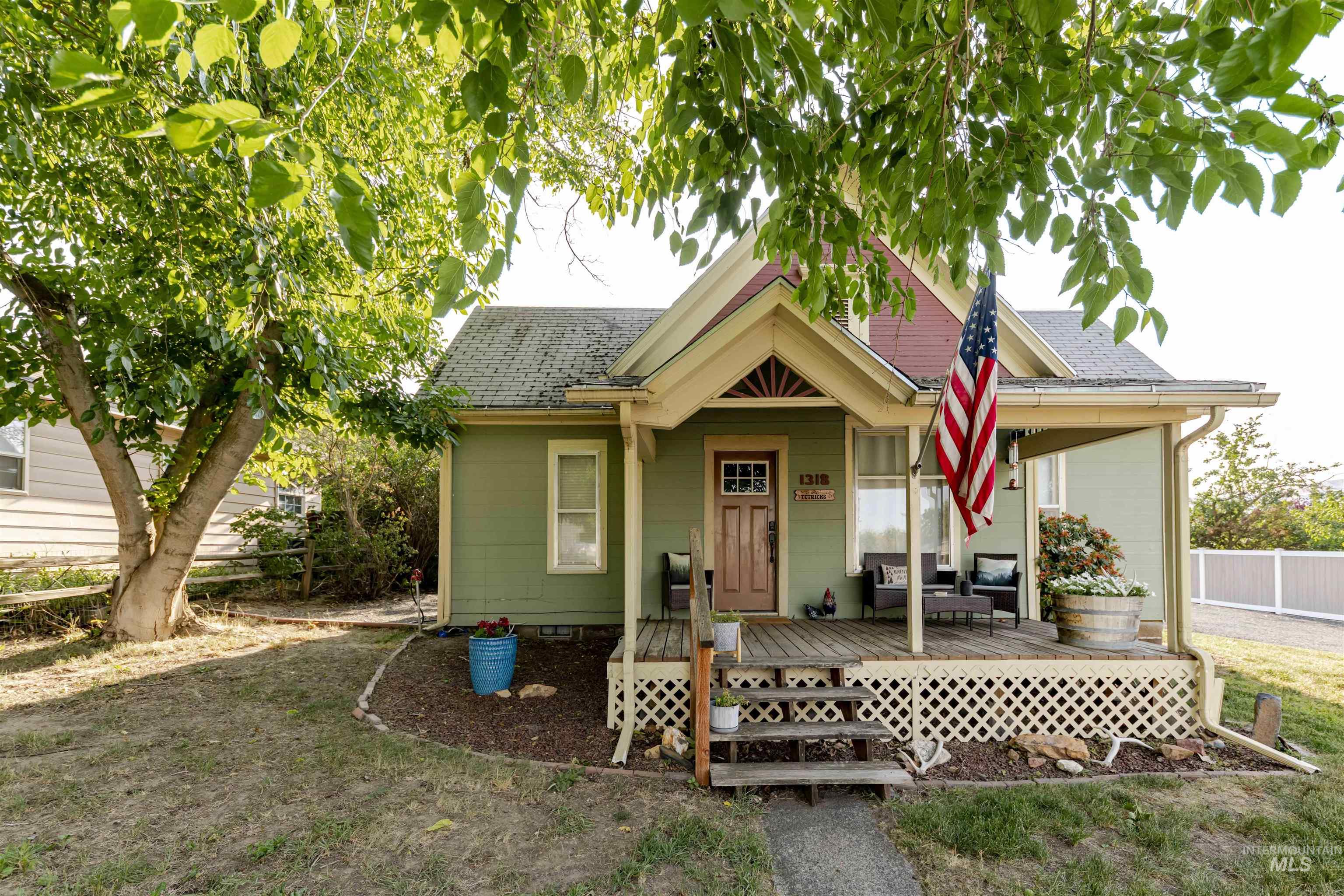 1318 McCarroll Street, Clarkston, Washington 99403, 2 Bedrooms, 1 Bathroom, Residential For Sale, Price $299,999,MLS 98950972