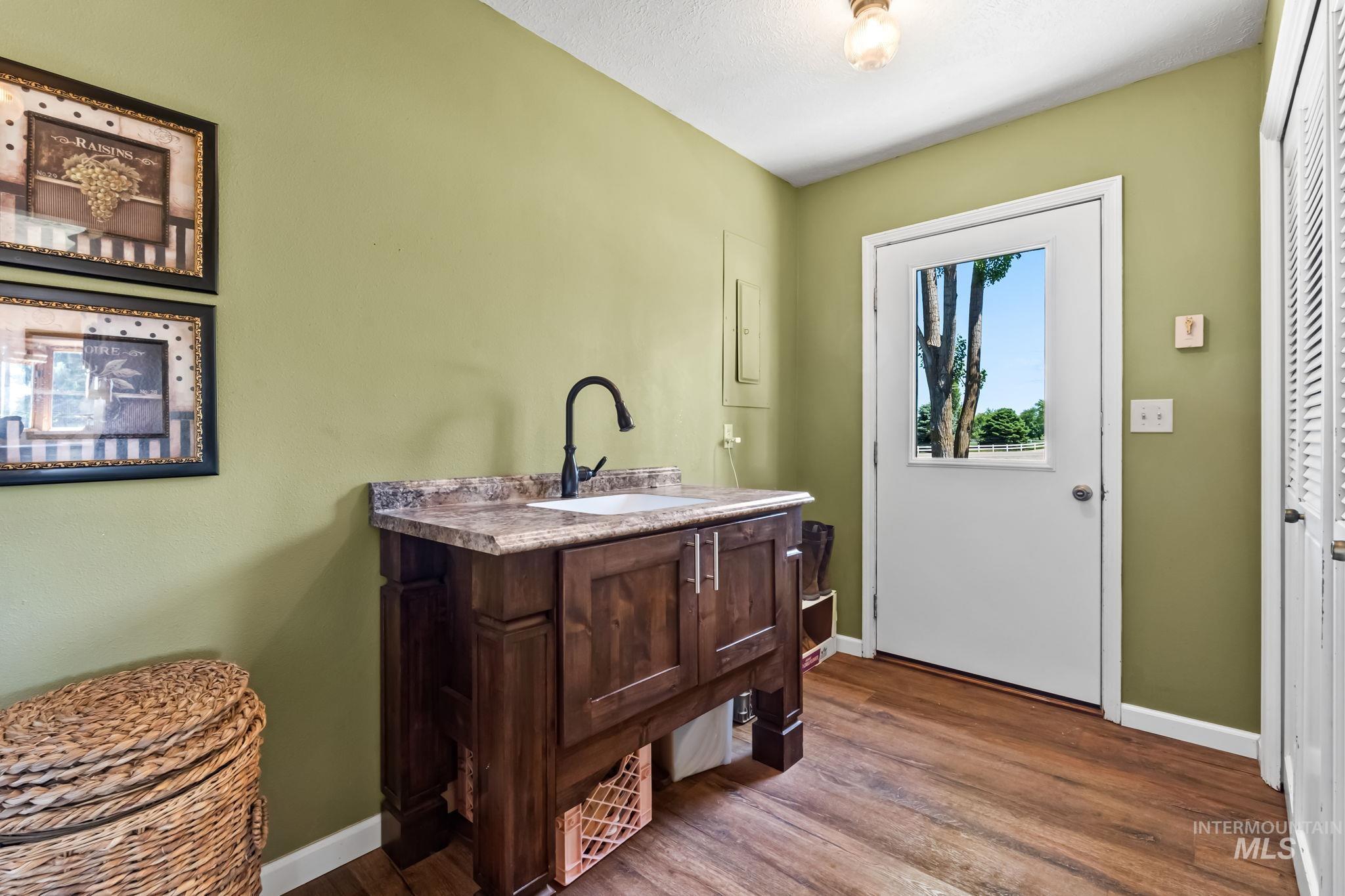 5537 Highway 30 S, New Plymouth, Idaho 83655, 3 Bedrooms, 1.5 Bathrooms, Residential For Sale, Price $774,900,MLS 98950994