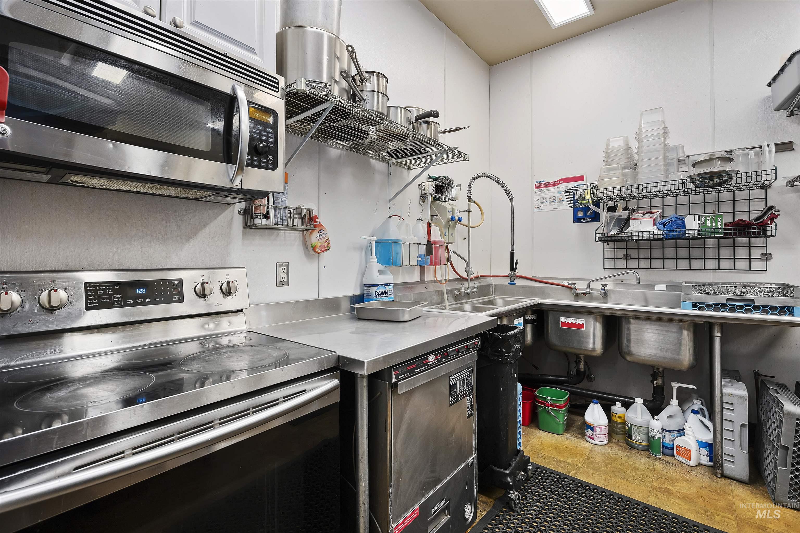 4035 N 2300 E, Filer, Idaho 83301, Business/Commercial For Sale, Price $1,500,000,MLS 98951133