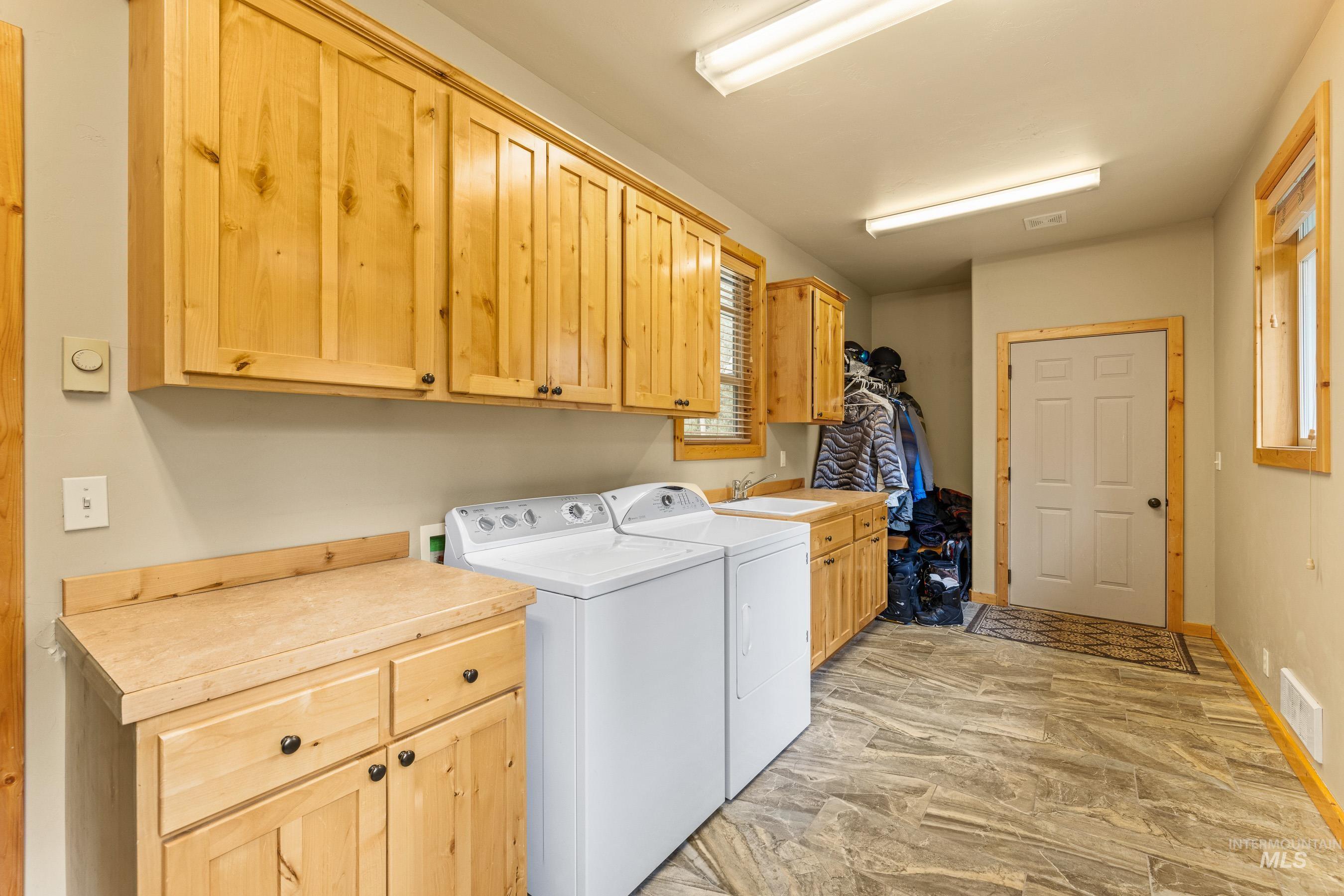 14199 Franklin Rd, McCall, Idaho 83638, 3 Bedrooms, 3.5 Bathrooms, Residential For Sale, Price $1,425,000,MLS 98951158