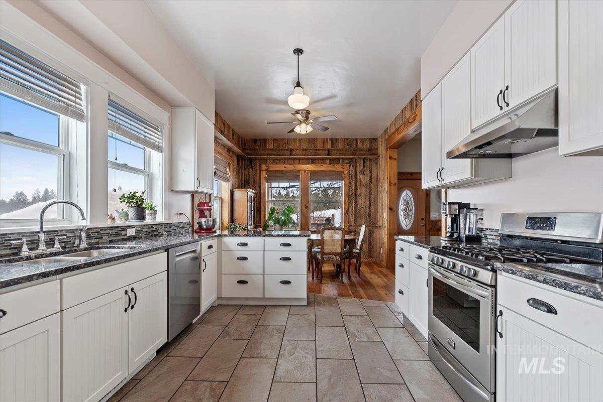 675 W Russell Dr, Prairie, Idaho 83647, 3 Bedrooms, 2 Bathrooms, Residential For Sale, Price $1,500,000,MLS 98951187