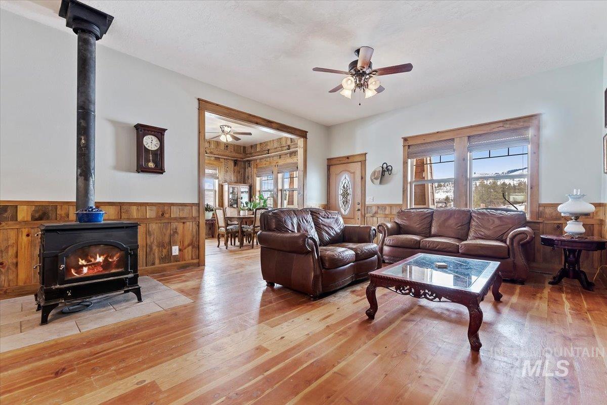 675 W Russell Dr, Prairie, Idaho 83647, 3 Bedrooms, 2 Bathrooms, Residential For Sale, Price $1,500,000,MLS 98951187