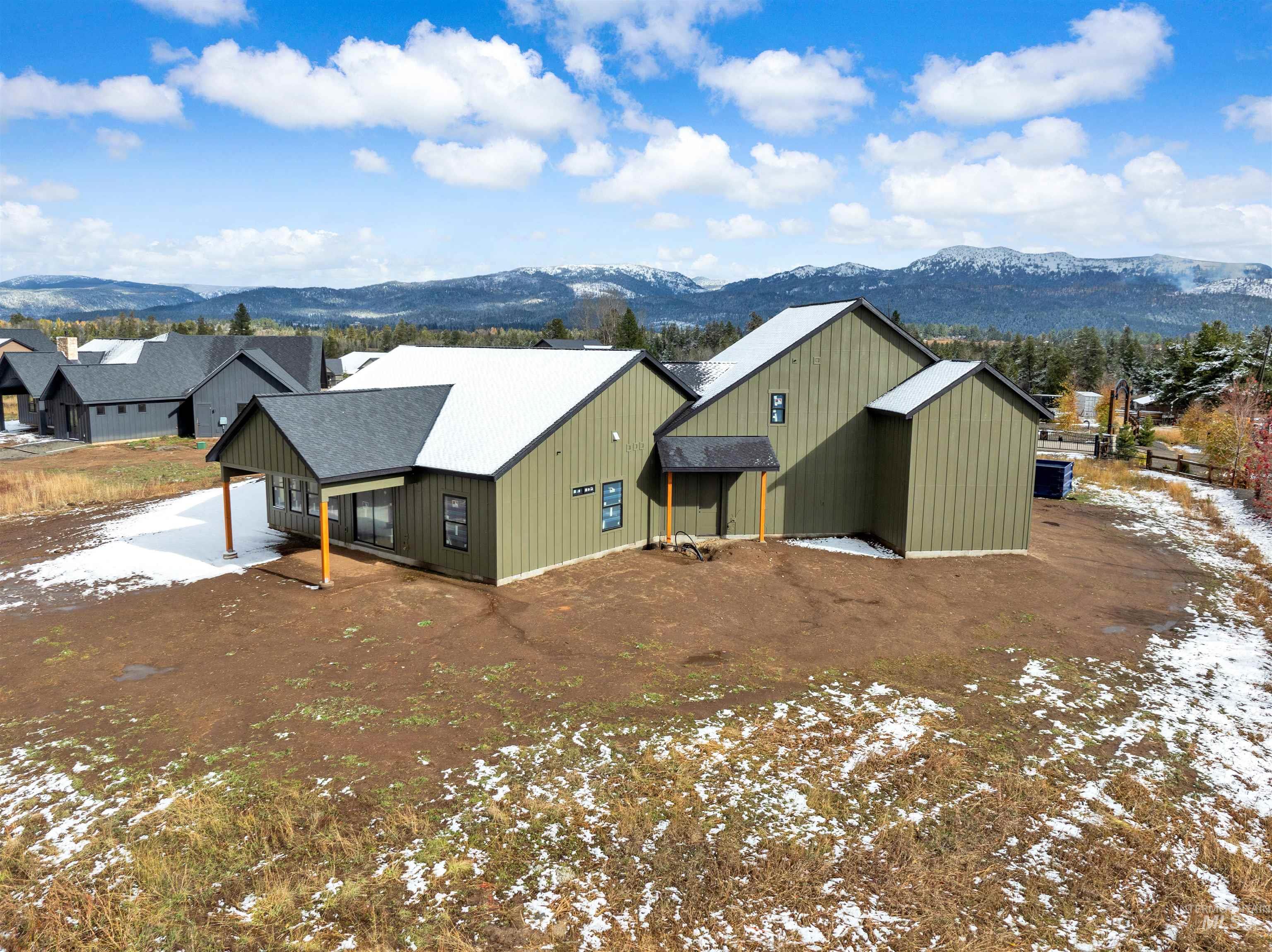 13897 Sky View Ct, McCall, Idaho 83638, 4 Bedrooms, 3 Bathrooms, Residential For Sale, Price $1,279,000,MLS 98951227