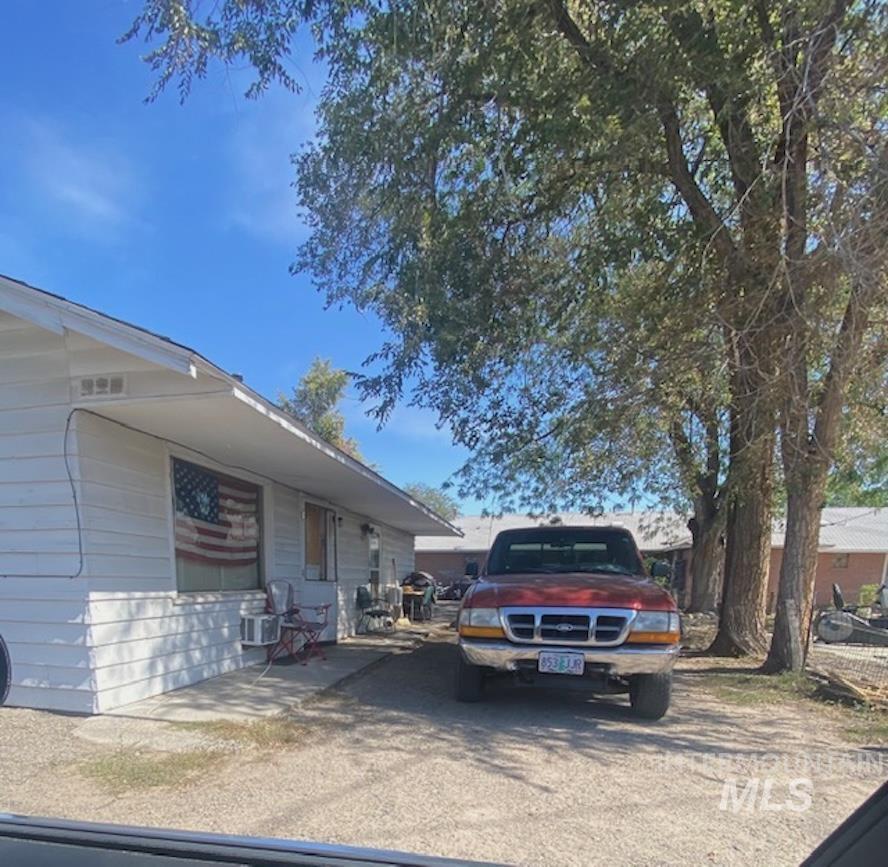 411 NW 1st St, Ontario, Oregon 97914, 2 Bedrooms, 1 Bathroom, Residential Income For Sale, Price $749,900, 98951240