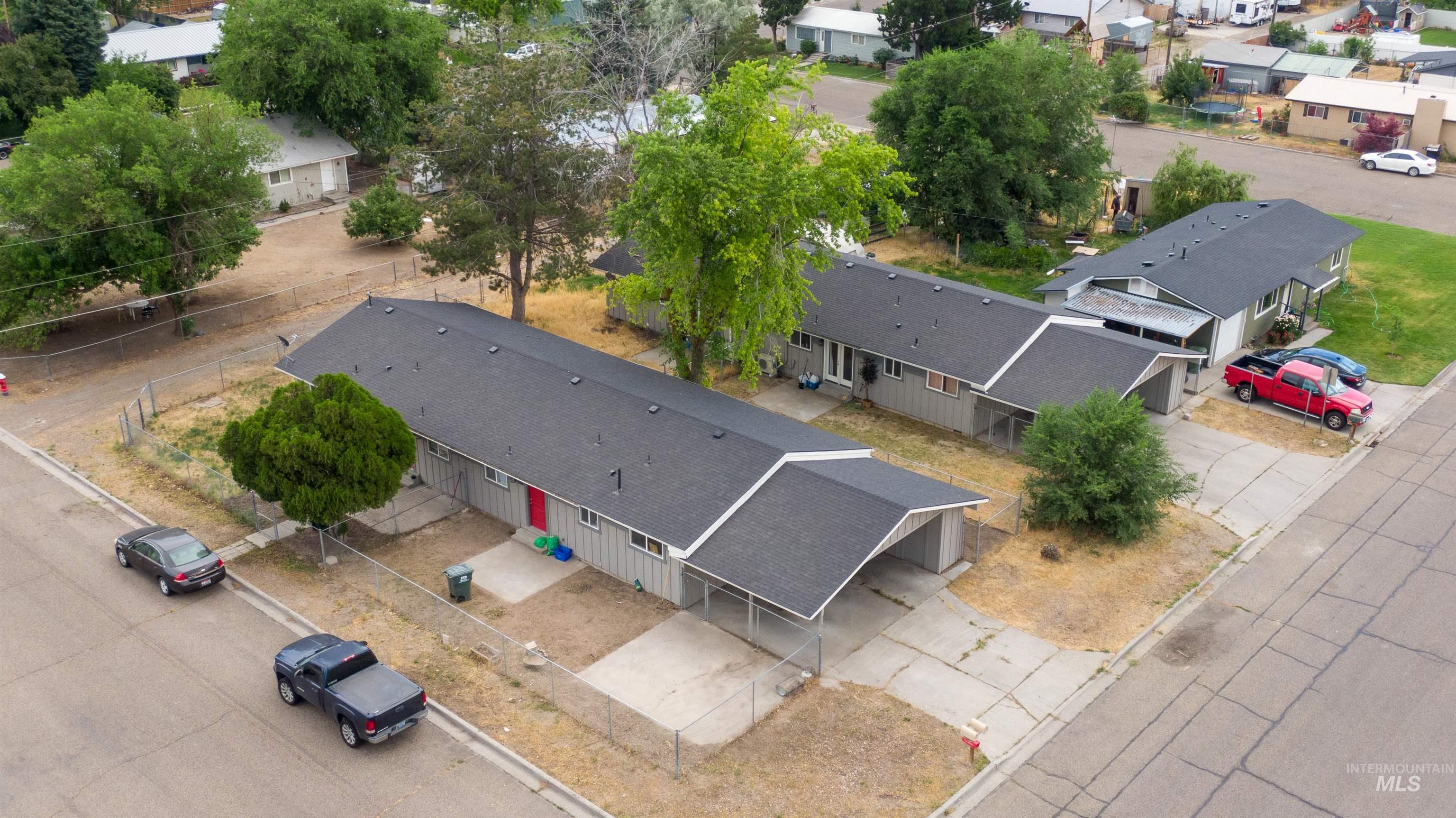 684/686 NW 6th St, Ontario, Oregon 97914, 2 Bedrooms, 1 Bathroom, Residential Income For Sale, Price $350,000,MLS 98951271