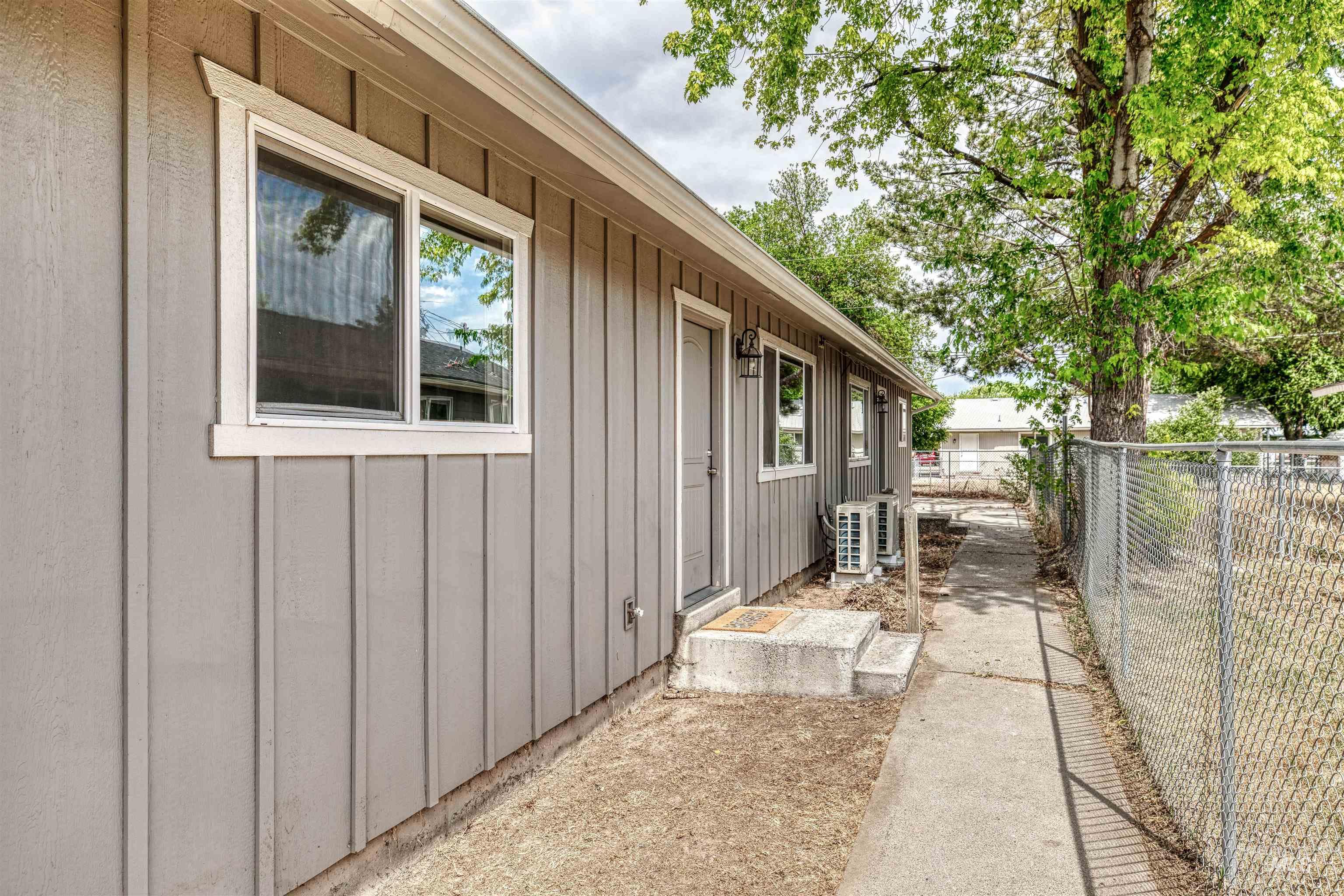 684/686 NW 6th St, Ontario, Oregon 97914, 2 Bedrooms, 1 Bathroom, Residential Income For Sale, Price $350,000,MLS 98951271