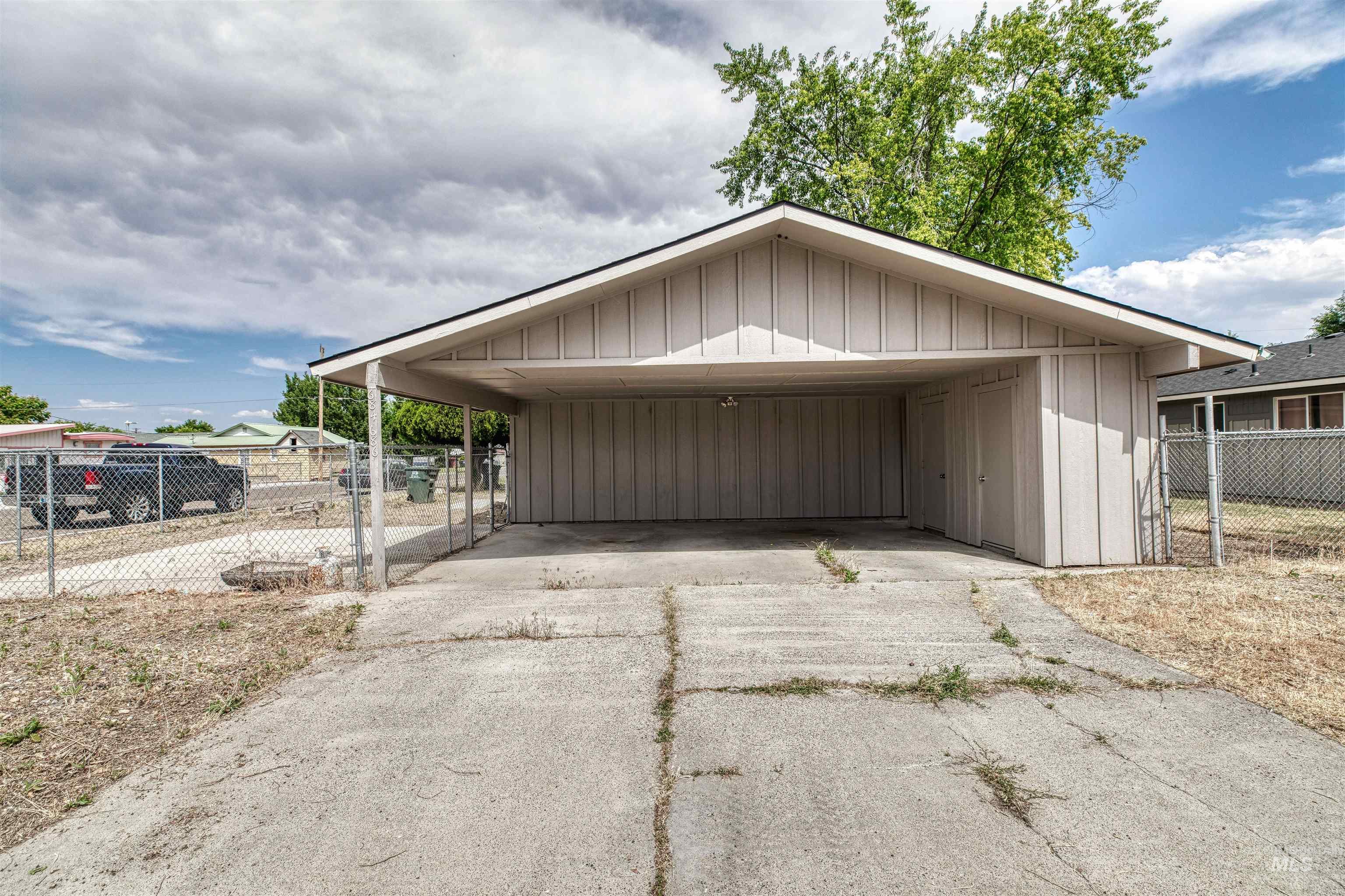 684/686 NW 6th St, Ontario, Oregon 97914, 2 Bedrooms, 1 Bathroom, Residential Income For Sale, Price $350,000,MLS 98951271