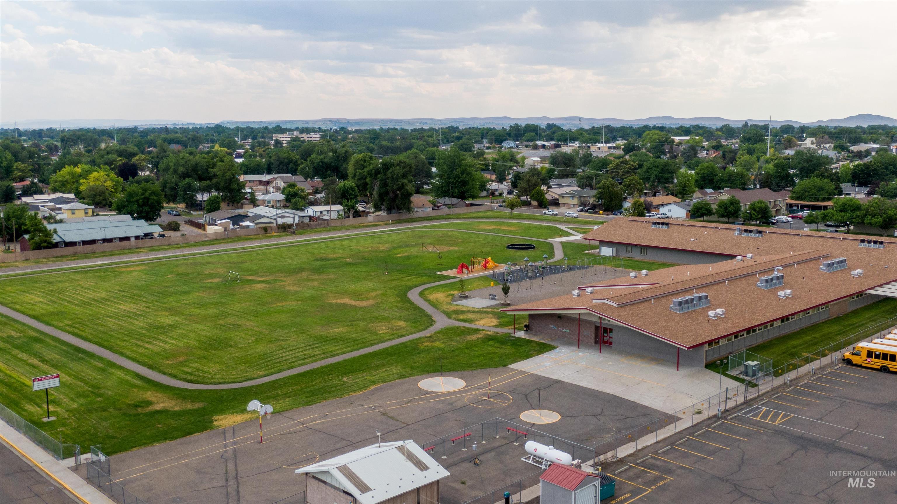 684/686 NW 6th St, Ontario, Oregon 97914, 2 Bedrooms, 1 Bathroom, Residential Income For Sale, Price $350,000,MLS 98951271