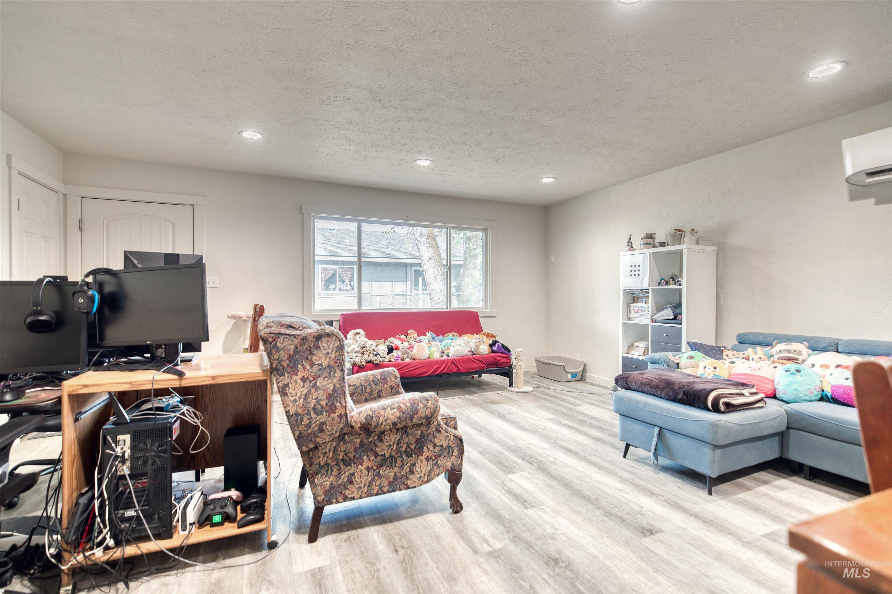 684/686 NW 6th St, Ontario, Oregon 97914, 2 Bedrooms, 1 Bathroom, Residential Income For Sale, Price $350,000,MLS 98951271