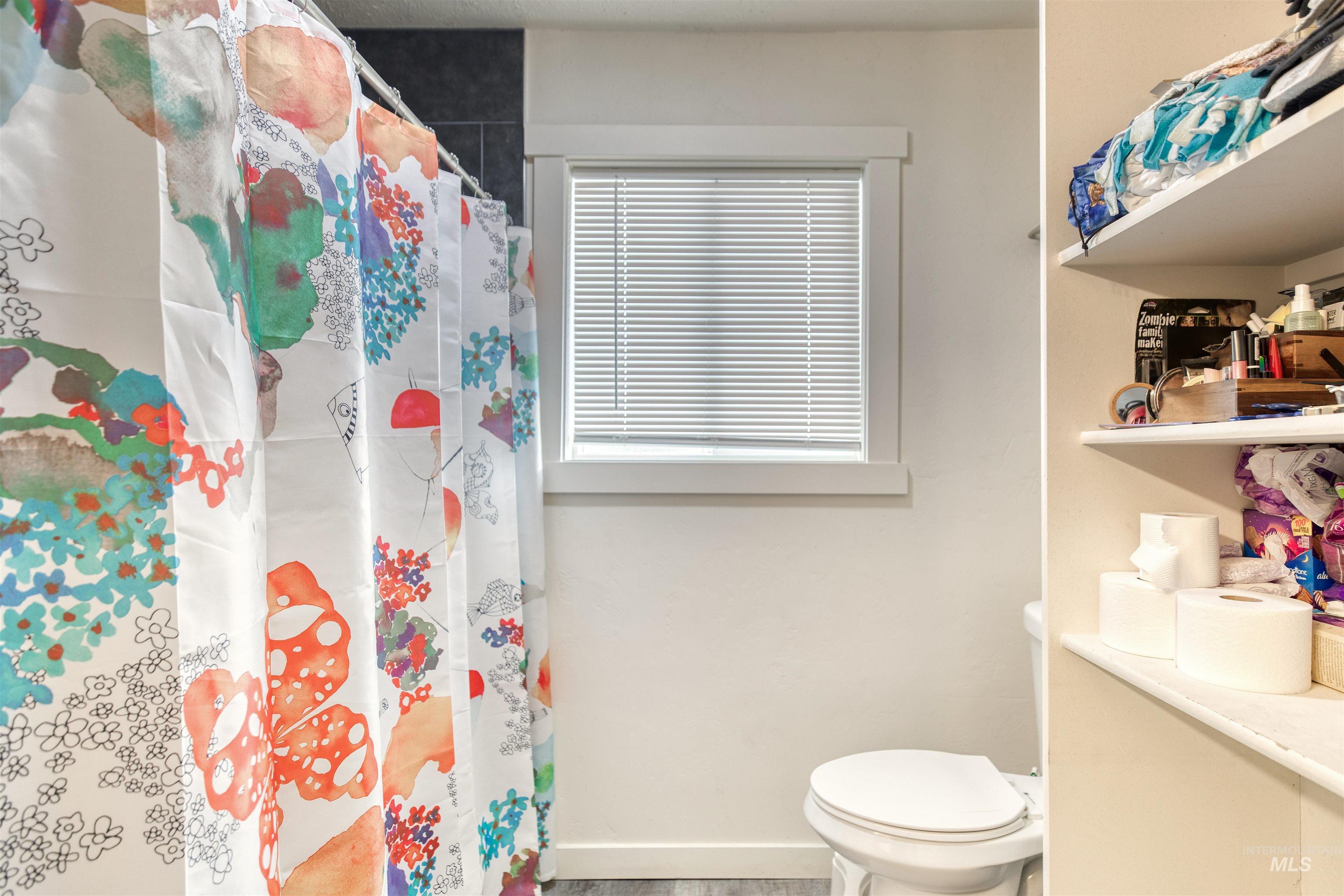 684/686 NW 6th St, Ontario, Oregon 97914, 2 Bedrooms, 1 Bathroom, Residential Income For Sale, Price $350,000,MLS 98951271