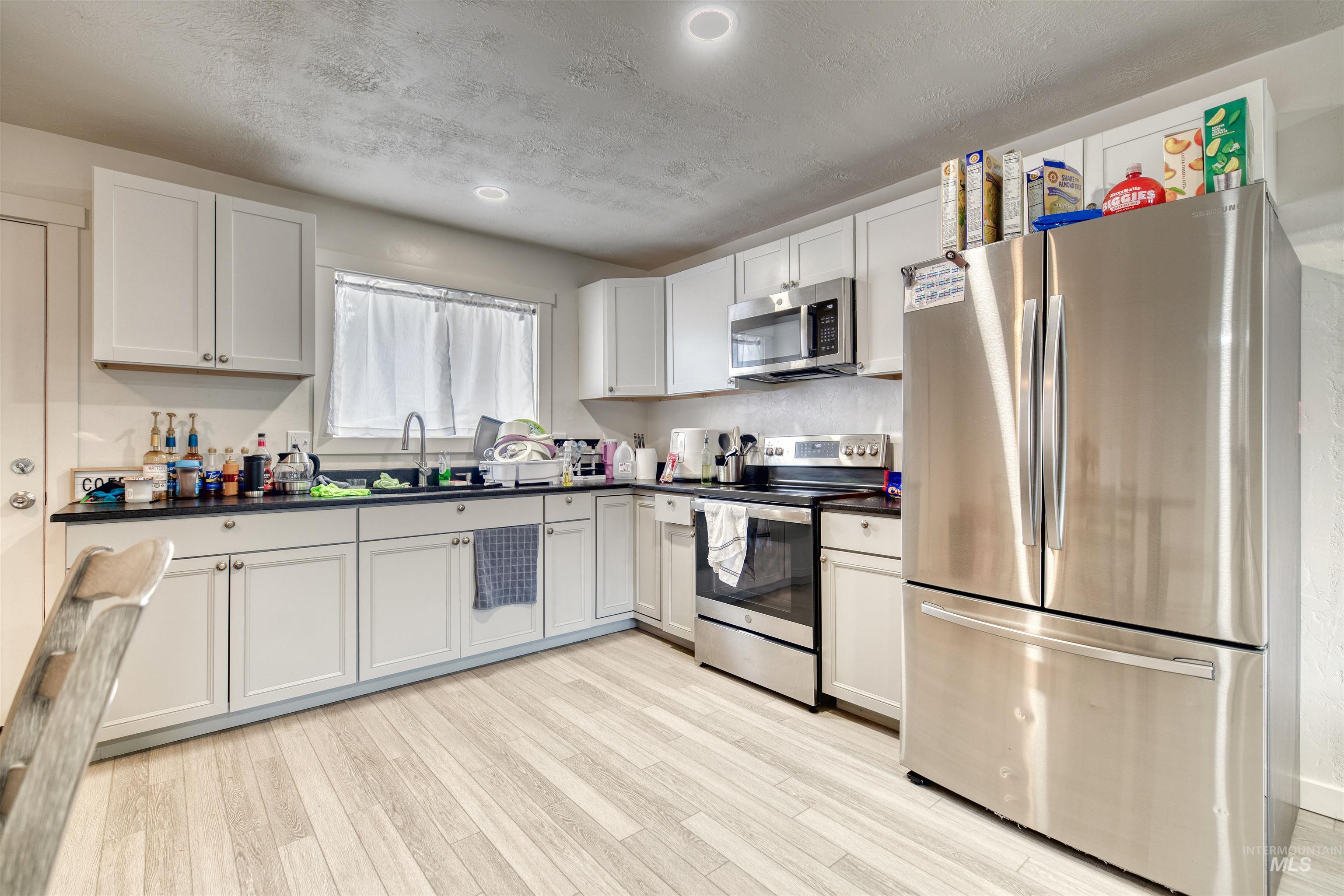 684/686 NW 6th St, Ontario, Oregon 97914, 2 Bedrooms, 1 Bathroom, Residential Income For Sale, Price $350,000,MLS 98951271