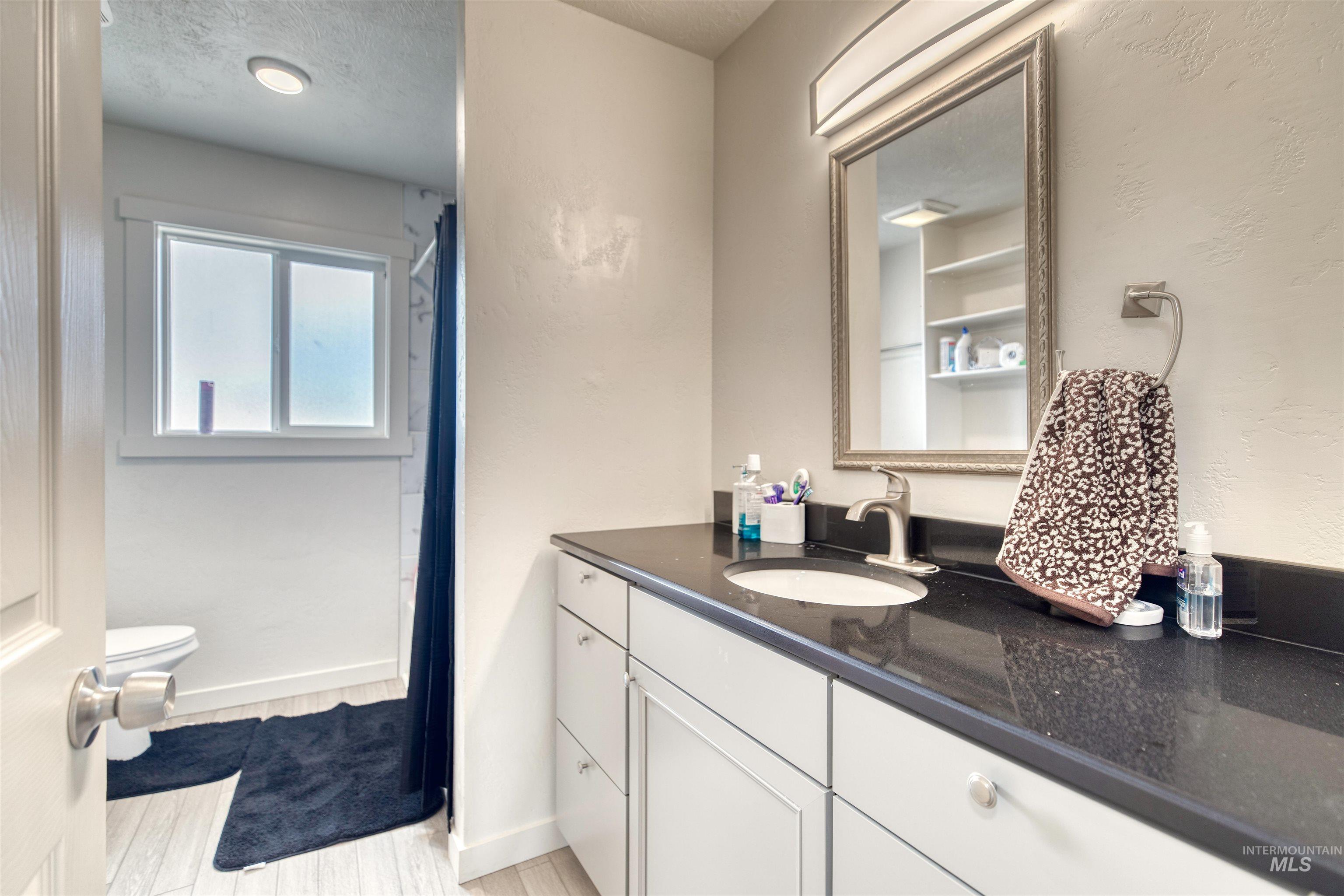 684/686 NW 6th St, Ontario, Oregon 97914, 2 Bedrooms, 1 Bathroom, Residential Income For Sale, Price $350,000,MLS 98951271