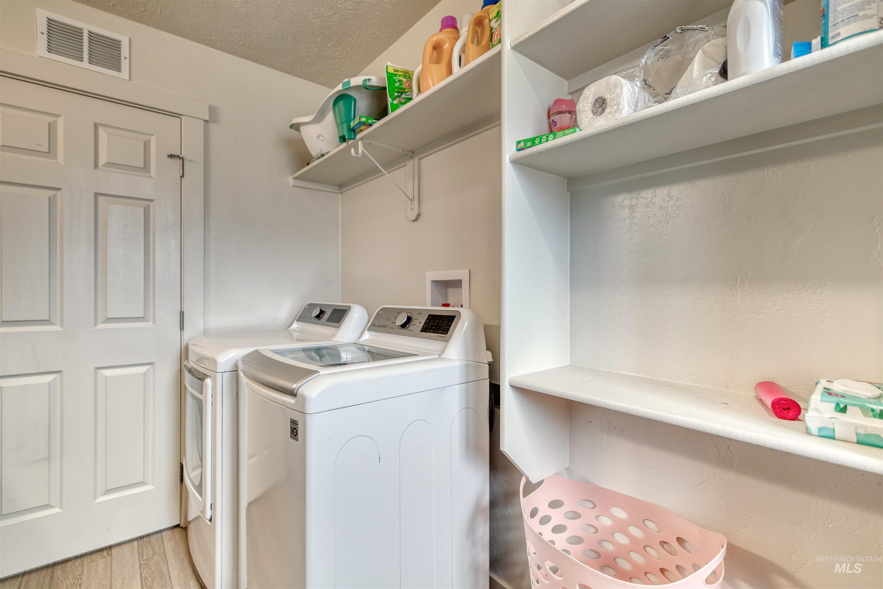 684/686 NW 6th St, Ontario, Oregon 97914, 2 Bedrooms, 1 Bathroom, Residential Income For Sale, Price $350,000,MLS 98951271