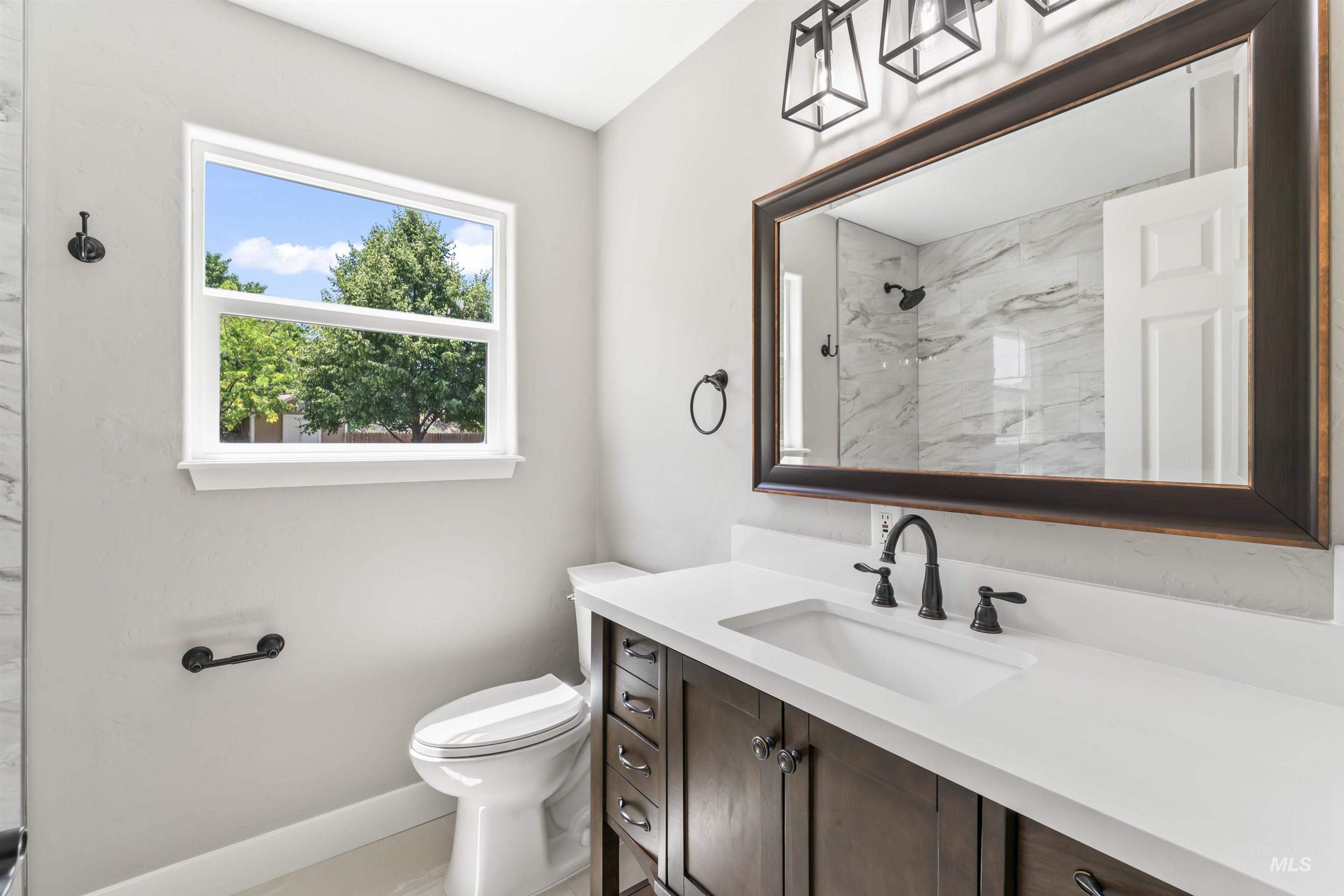 25 Horseshu Vue Circle, Horseshoe Bend, Idaho 83629, 4 Bedrooms, 3.5 Bathrooms, Residential For Sale, Price $829,900, 98951281