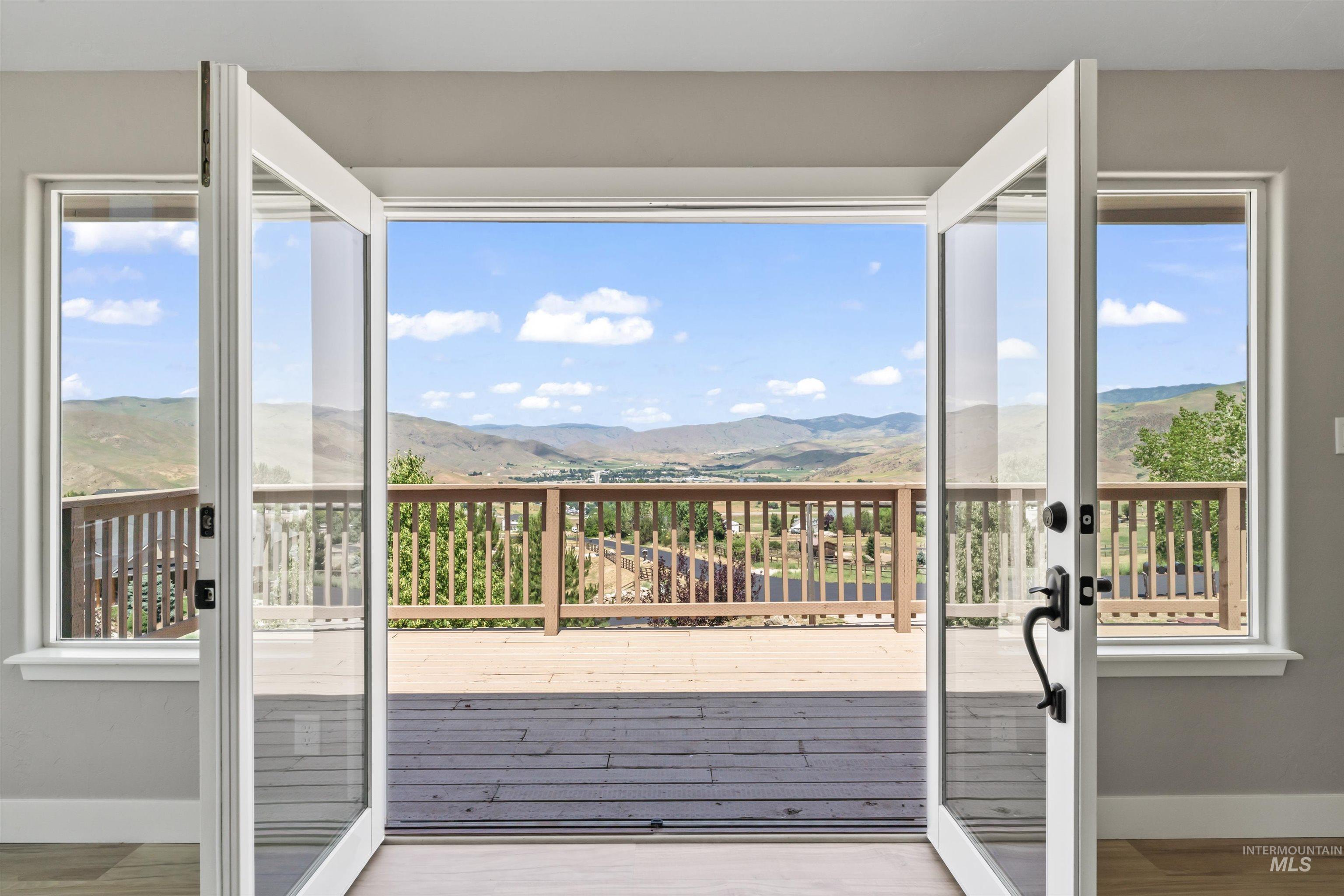 25 Horseshu Vue Circle, Horseshoe Bend, Idaho 83629, 4 Bedrooms, 3.5 Bathrooms, Residential For Sale, Price $829,900, 98951281