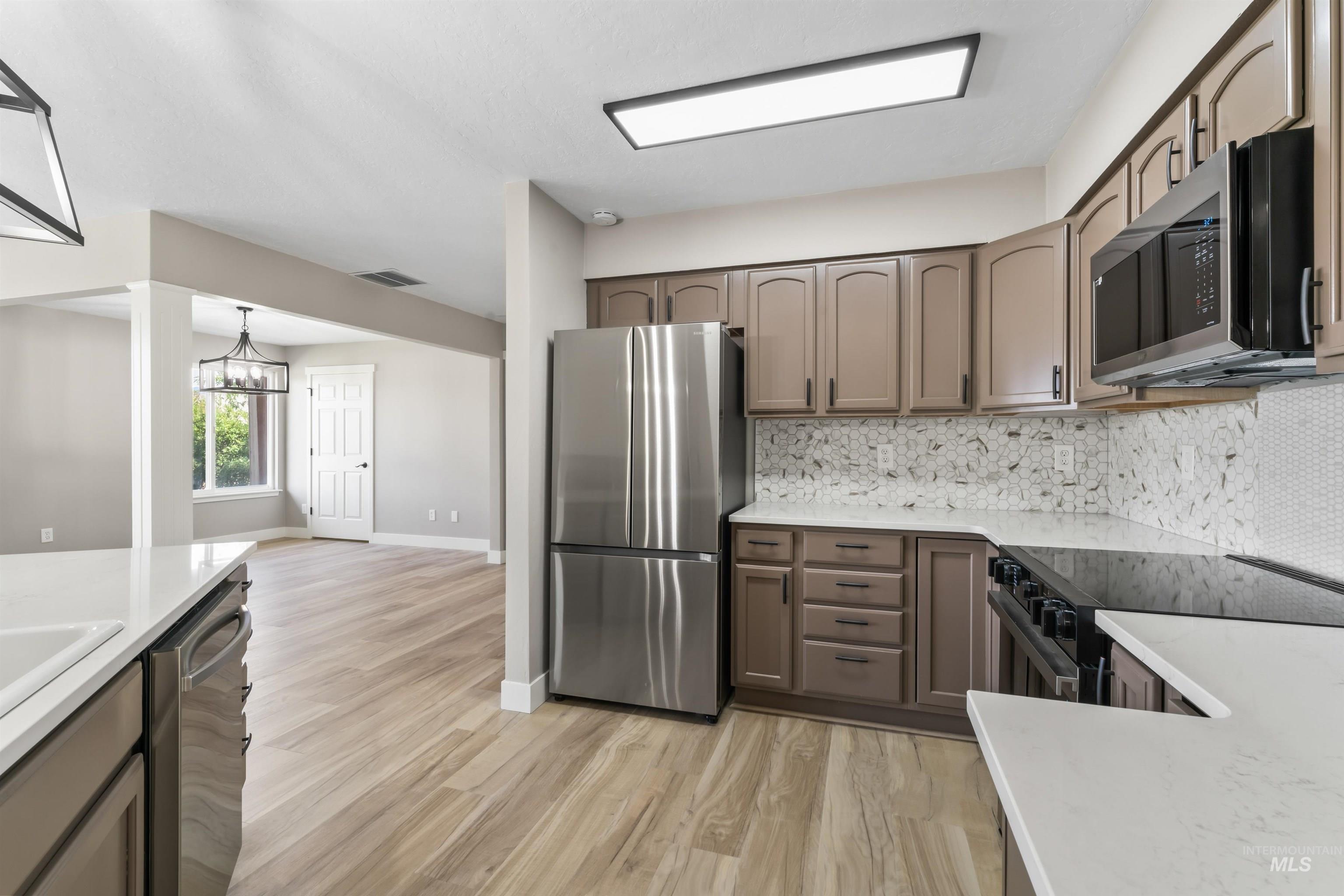 25 Horseshu Vue Circle, Horseshoe Bend, Idaho 83629, 4 Bedrooms, 3.5 Bathrooms, Residential For Sale, Price $829,900, 98951281