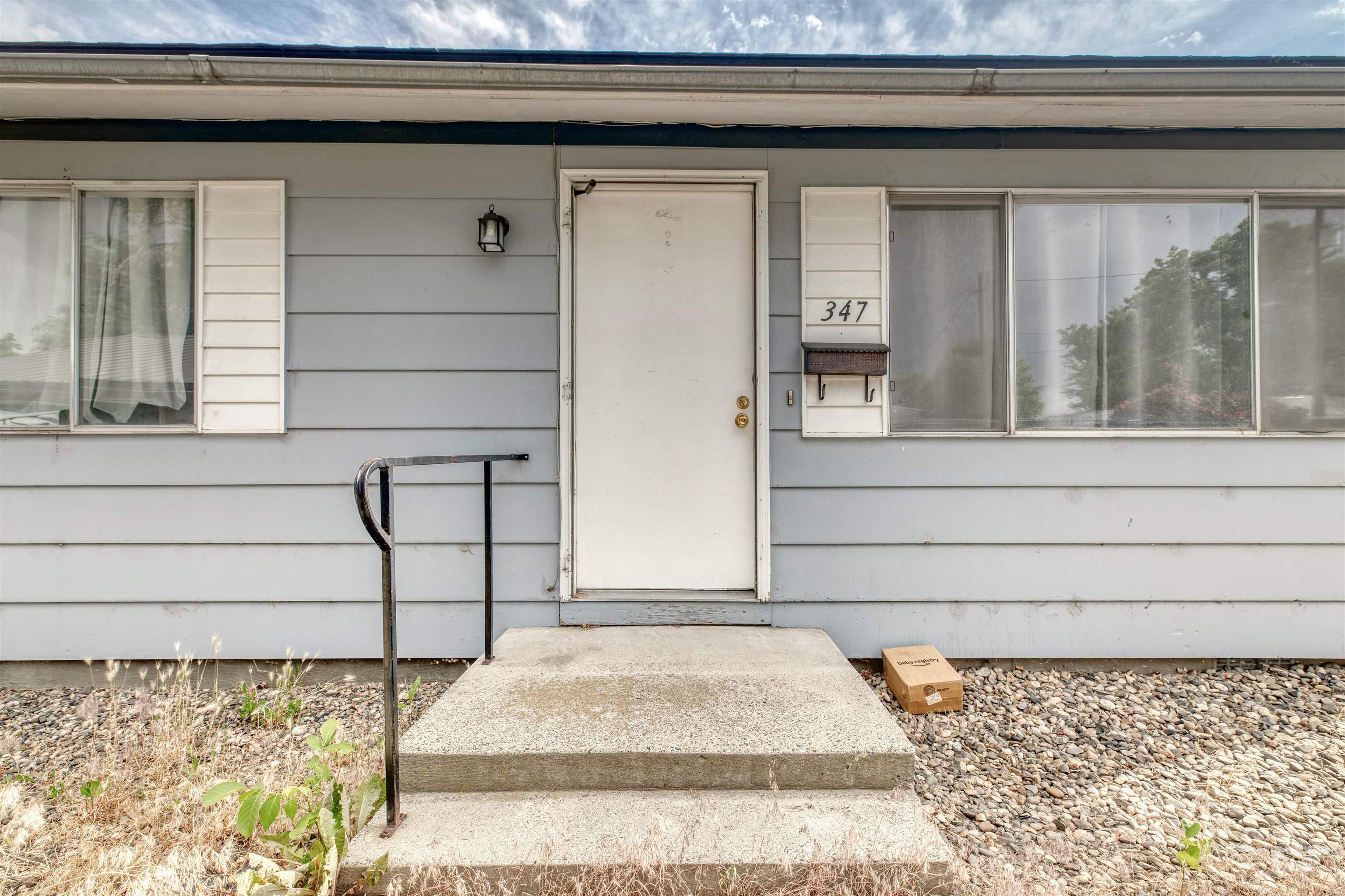 345/347 NW 7th St, Ontario, Oregon 97914, 2 Bedrooms, 1 Bathroom, Residential Income For Sale, Price $305,000,MLS 98951288