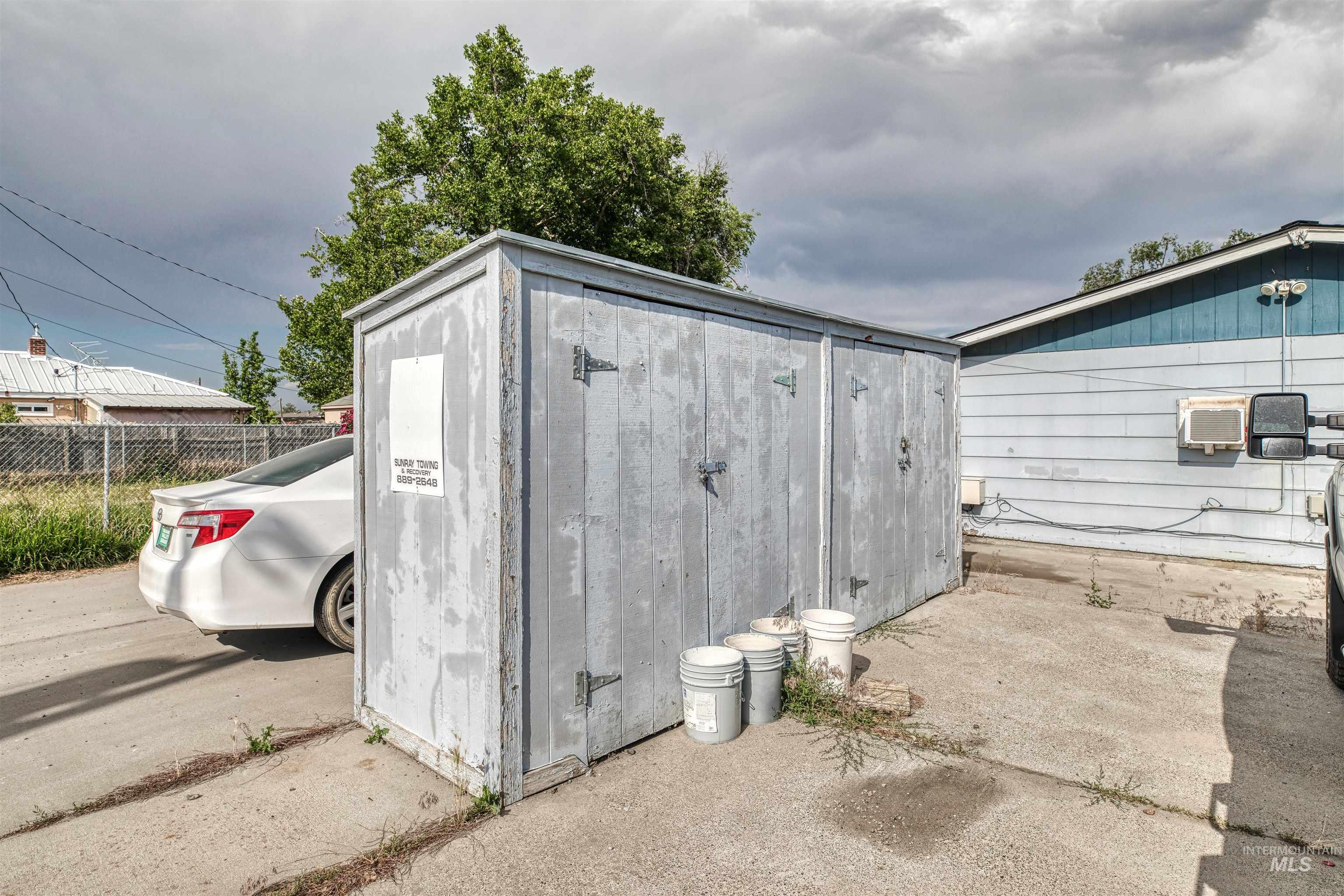 345/347 NW 7th St, Ontario, Oregon 97914, 2 Bedrooms, 1 Bathroom, Residential Income For Sale, Price $305,000,MLS 98951288