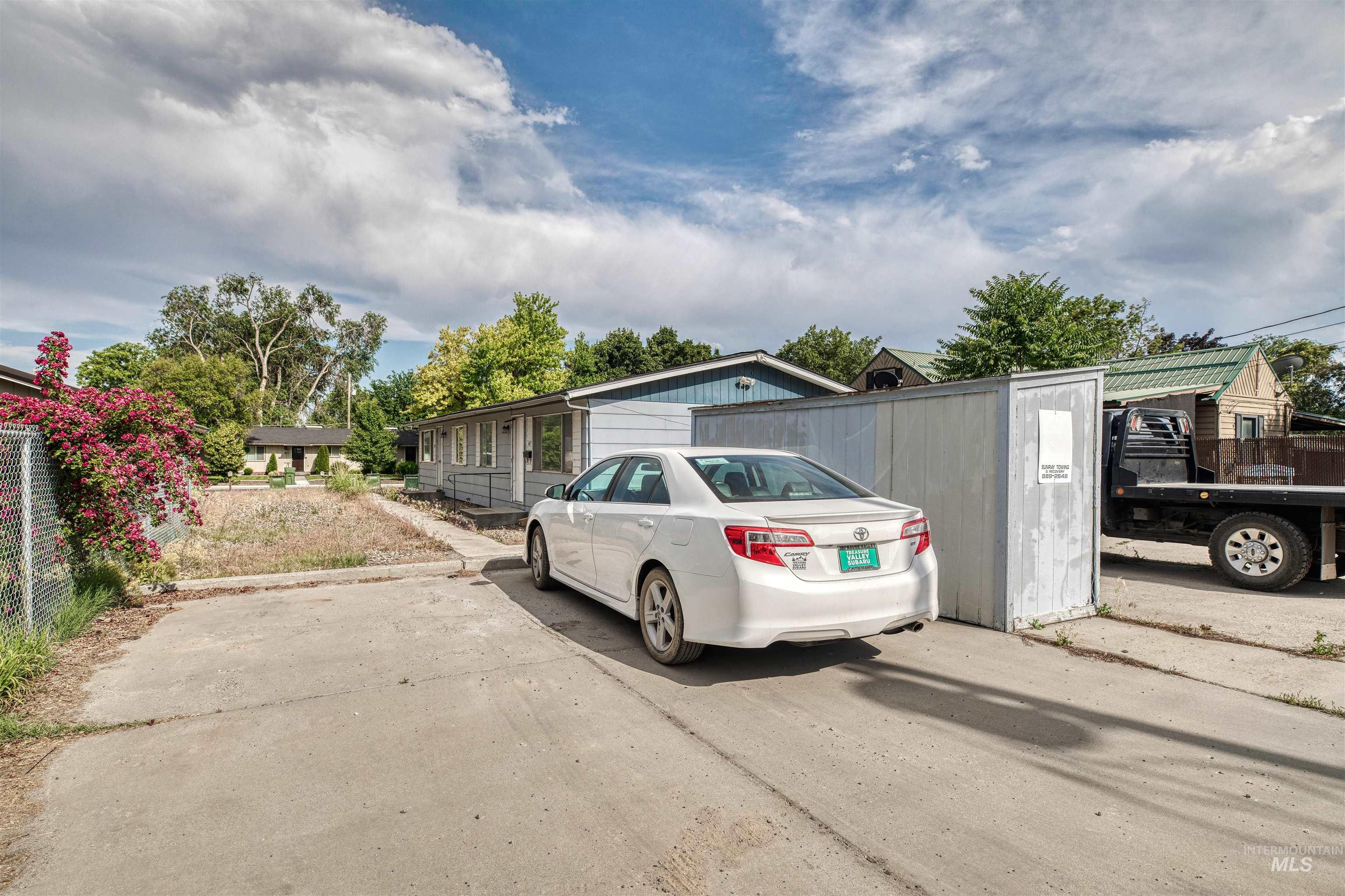 345/347 NW 7th St, Ontario, Oregon 97914, 2 Bedrooms, 1 Bathroom, Residential Income For Sale, Price $305,000,MLS 98951288