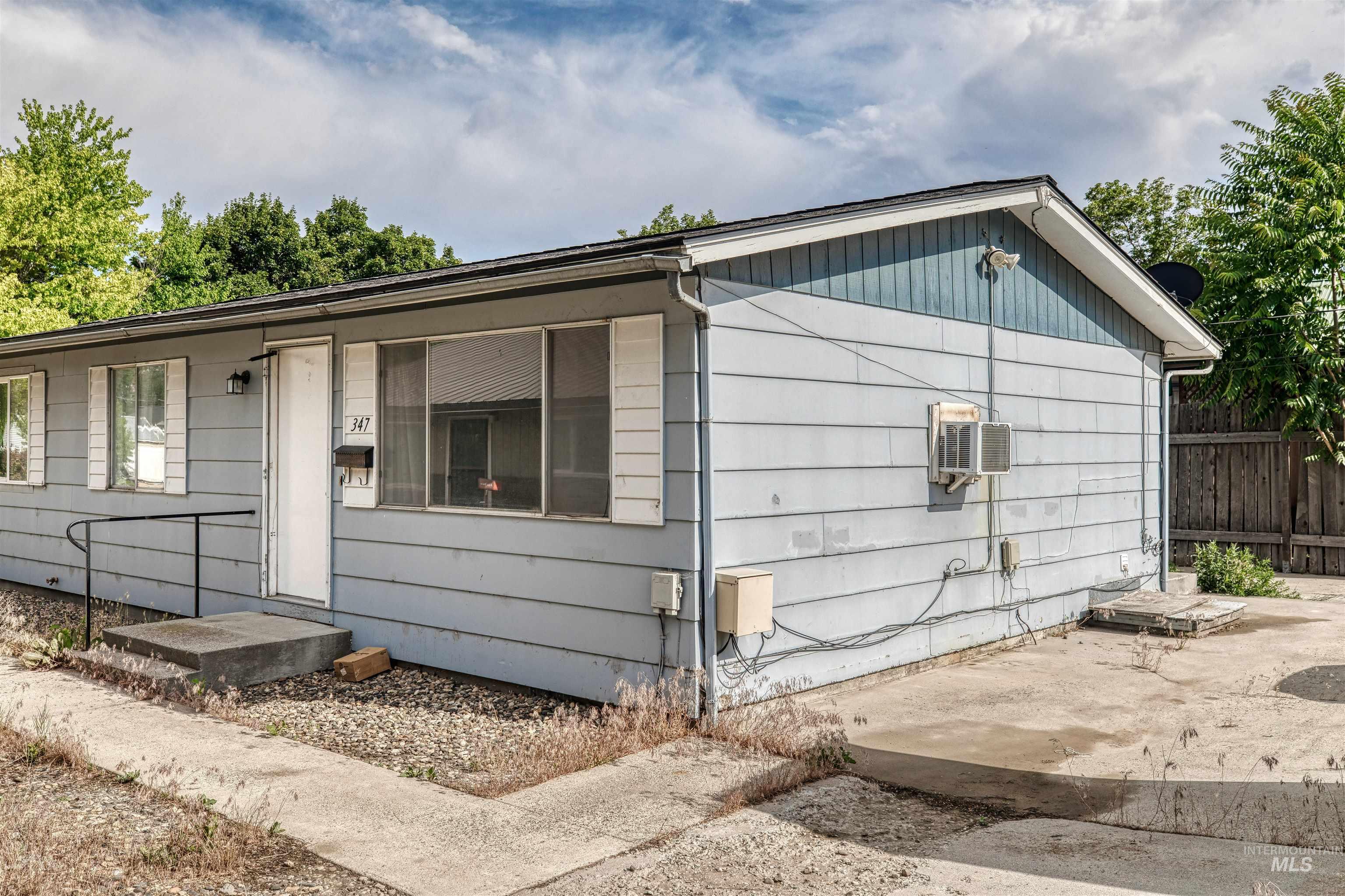 345/347 NW 7th St, Ontario, Oregon 97914, 2 Bedrooms, 1 Bathroom, Residential Income For Sale, Price $305,000,MLS 98951288