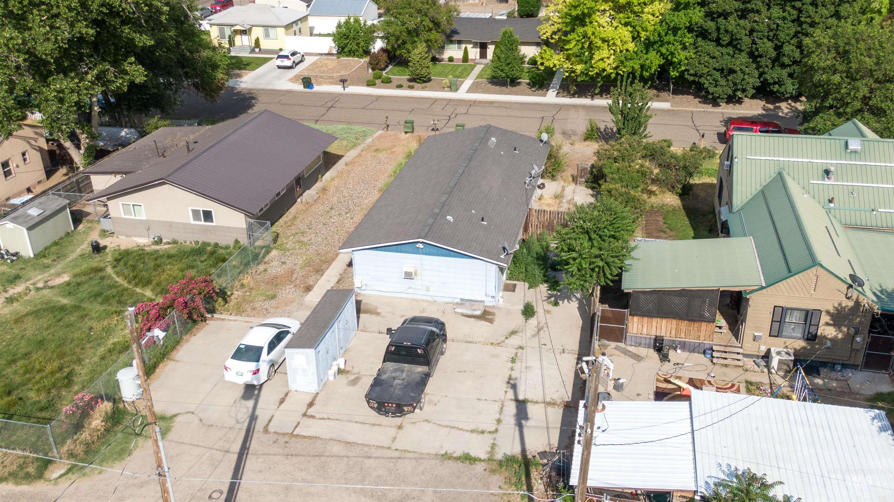 345/347 NW 7th St, Ontario, Oregon 97914, 2 Bedrooms, 1 Bathroom, Residential Income For Sale, Price $305,000,MLS 98951288