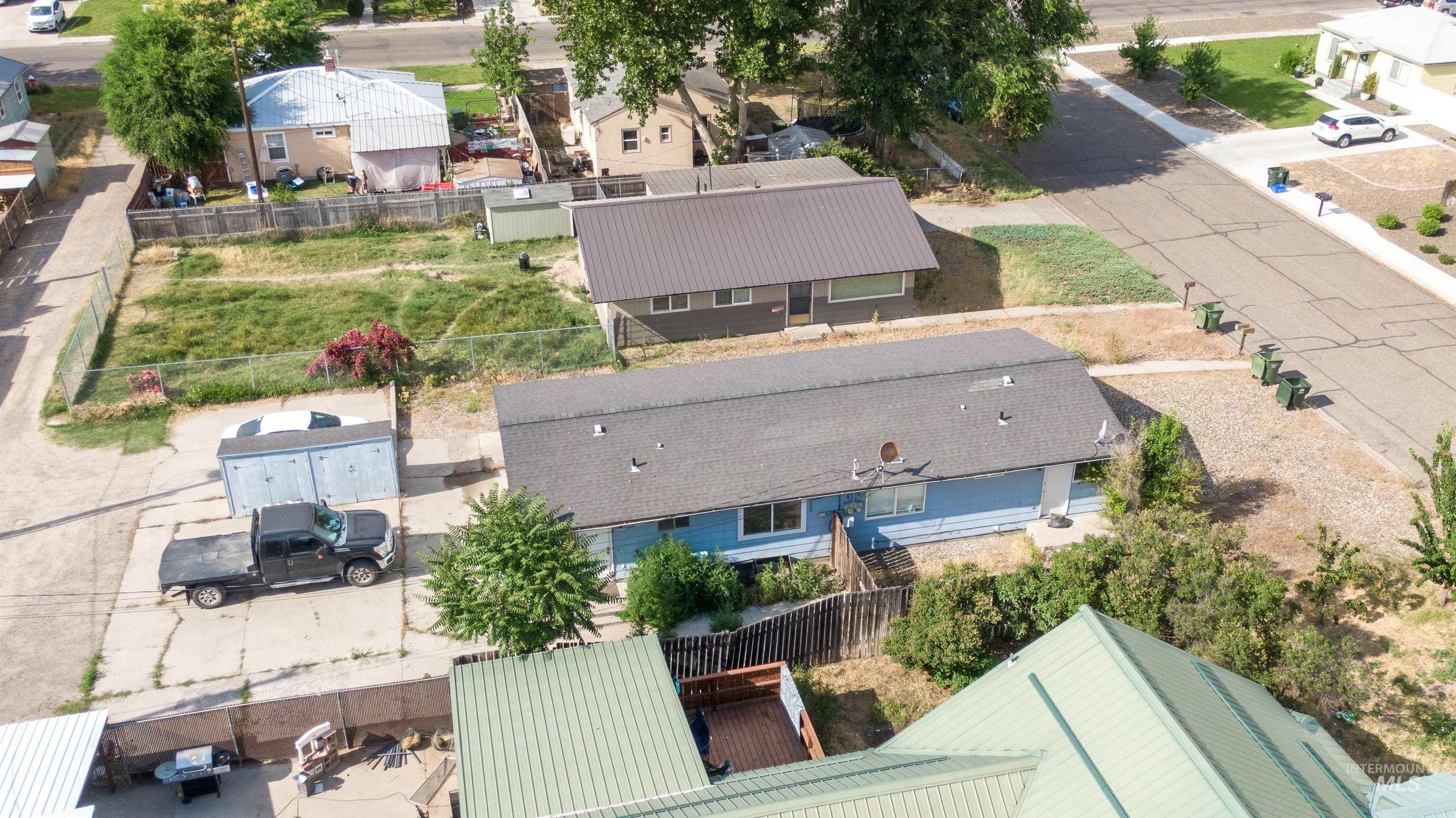 345/347 NW 7th St, Ontario, Oregon 97914, 2 Bedrooms, 1 Bathroom, Residential Income For Sale, Price $305,000,MLS 98951288