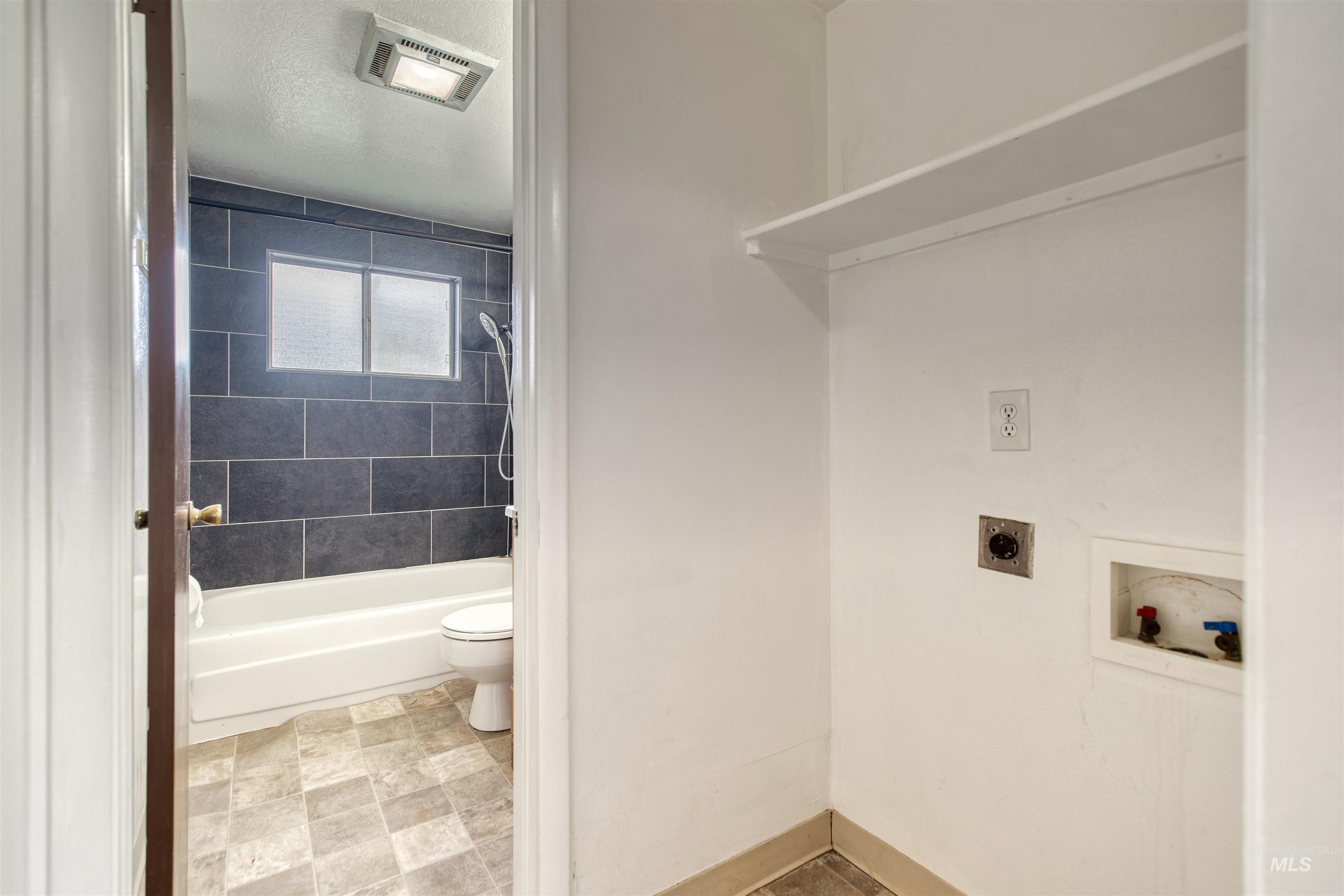 345/347 NW 7th St, Ontario, Oregon 97914, 2 Bedrooms, 1 Bathroom, Residential Income For Sale, Price $305,000,MLS 98951288