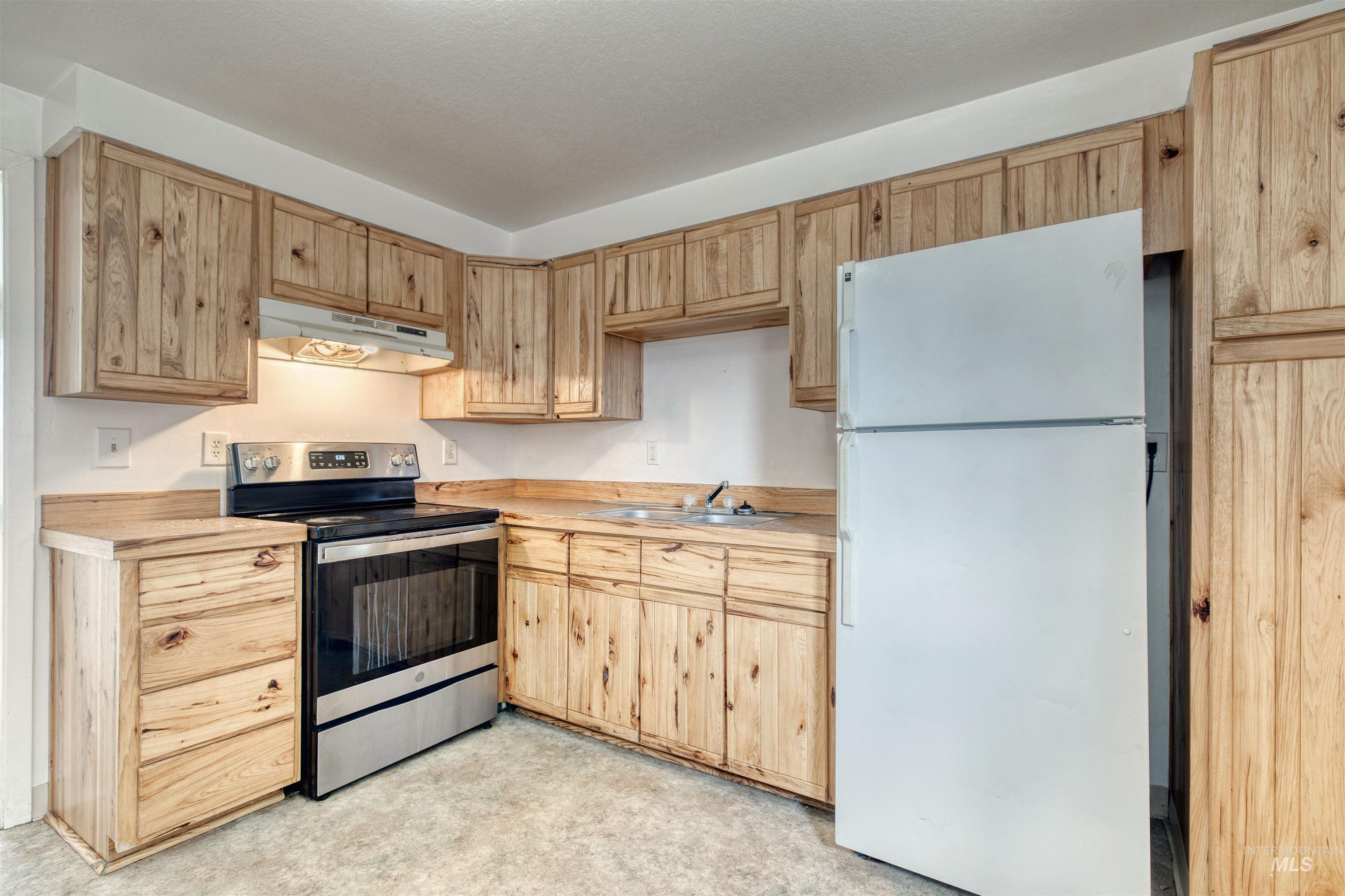 345/347 NW 7th St, Ontario, Oregon 97914, 2 Bedrooms, 1 Bathroom, Residential Income For Sale, Price $305,000,MLS 98951288