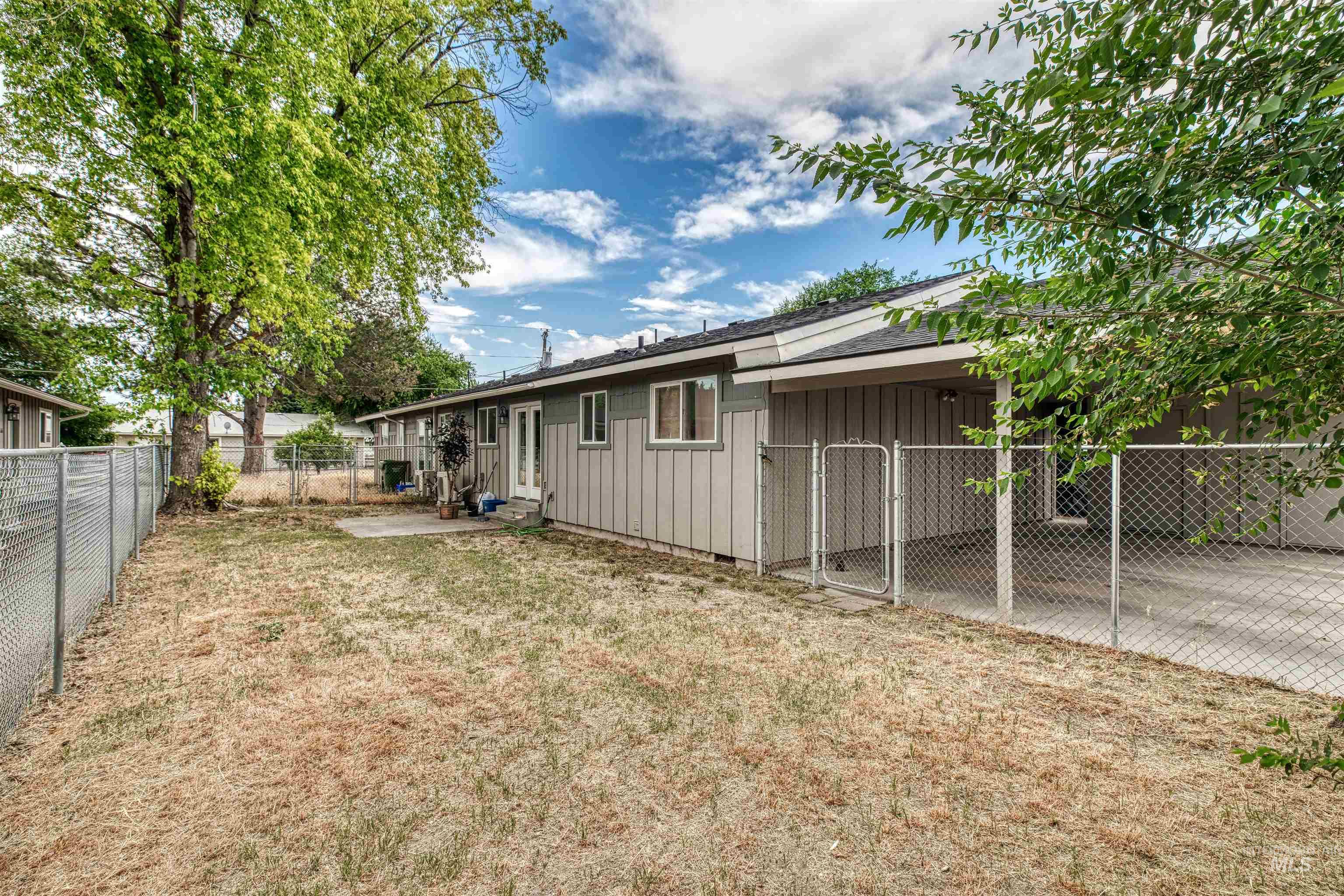 650/652 NW 6th St, Ontario, Oregon 97914, 2 Bedrooms, 1 Bathroom, Residential Income For Sale, Price $350,000,MLS 98951289