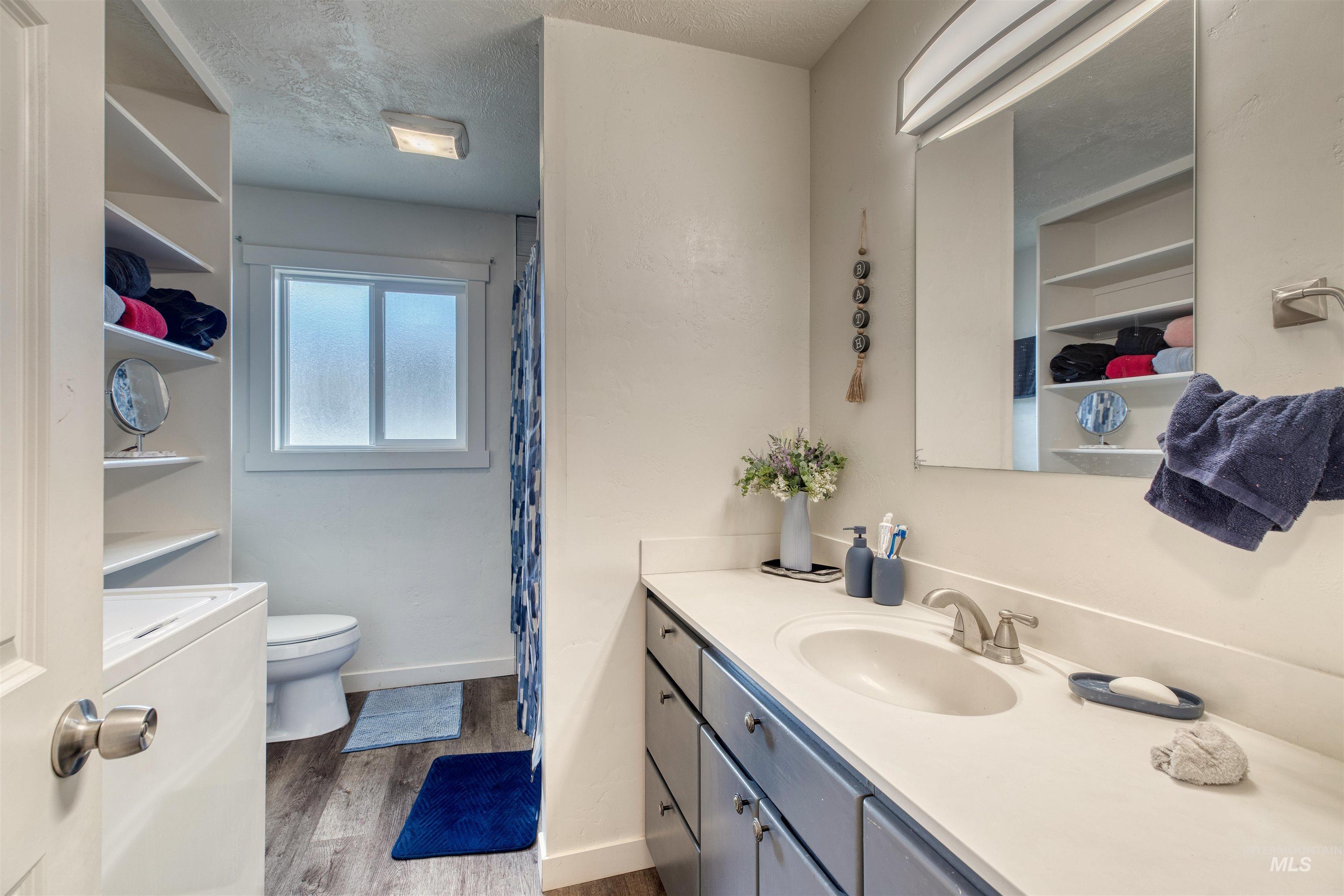 650/652 NW 6th St, Ontario, Oregon 97914, 2 Bedrooms, 1 Bathroom, Residential Income For Sale, Price $350,000,MLS 98951289