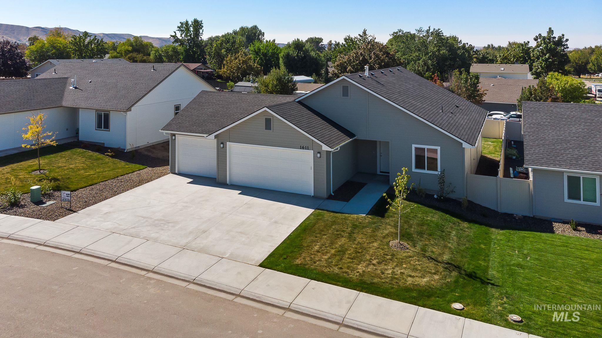 1611 Regency Way, Emmett, Idaho 83617-0000, 3 Bedrooms, 2 Bathrooms, Residential For Sale, Price $452,900,MLS 98951290