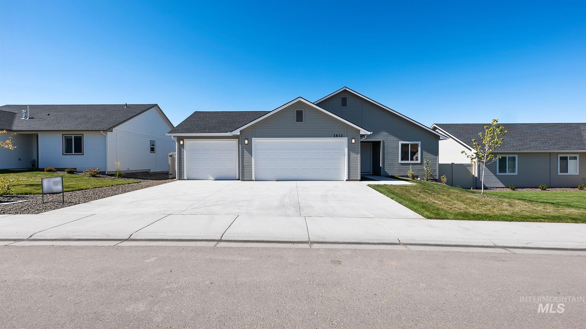 1611 Regency Way, Emmett, Idaho 83617-0000, 3 Bedrooms, 2 Bathrooms, Residential For Sale, Price $452,900,MLS 98951290