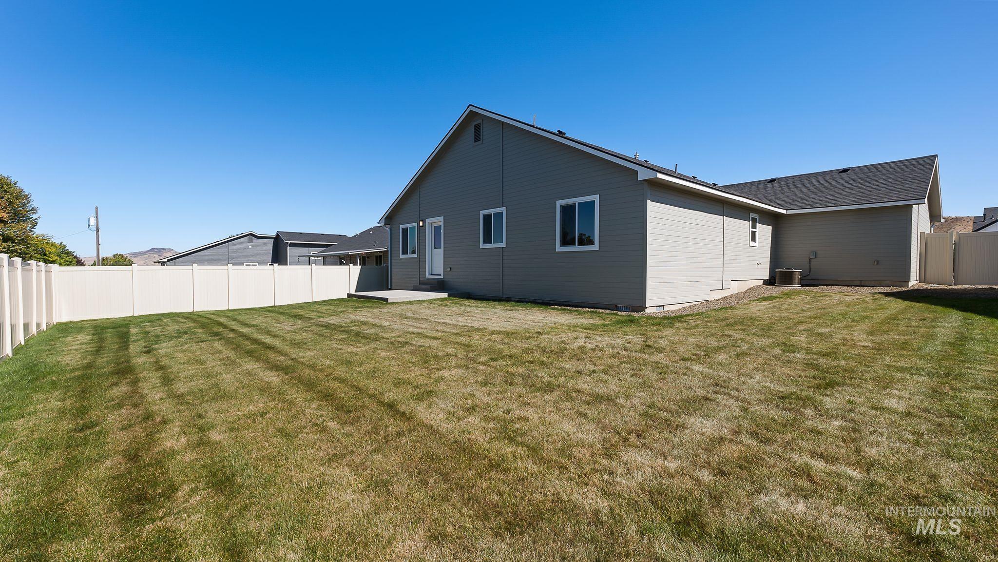 1611 Regency Way, Emmett, Idaho 83617-0000, 3 Bedrooms, 2 Bathrooms, Residential For Sale, Price $452,900,MLS 98951290