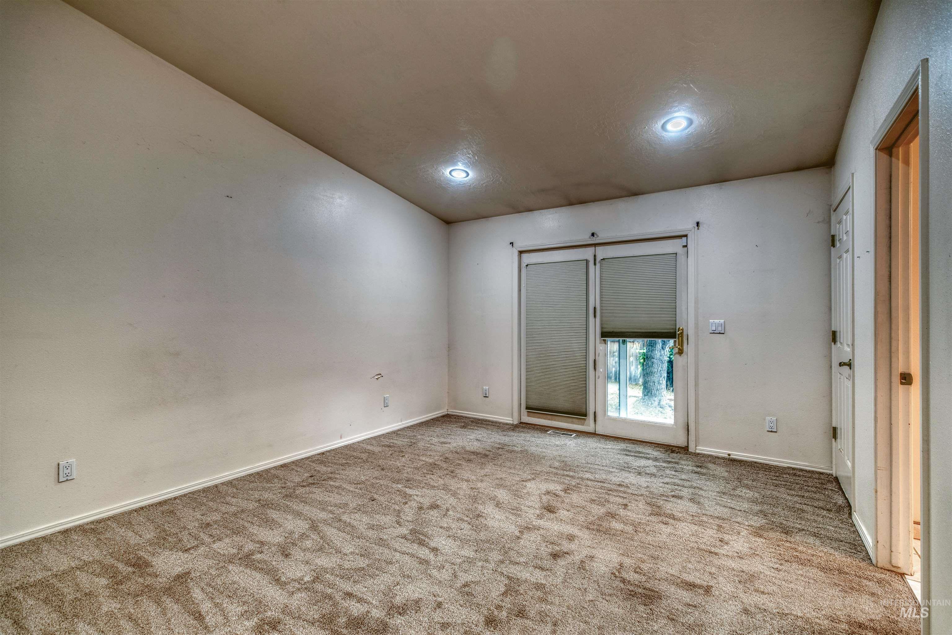 1921 Arcata Way, Ontario, Oregon 97914, 2 Bedrooms, 2 Bathrooms, Residential Income For Sale, Price $395,000, 98951298