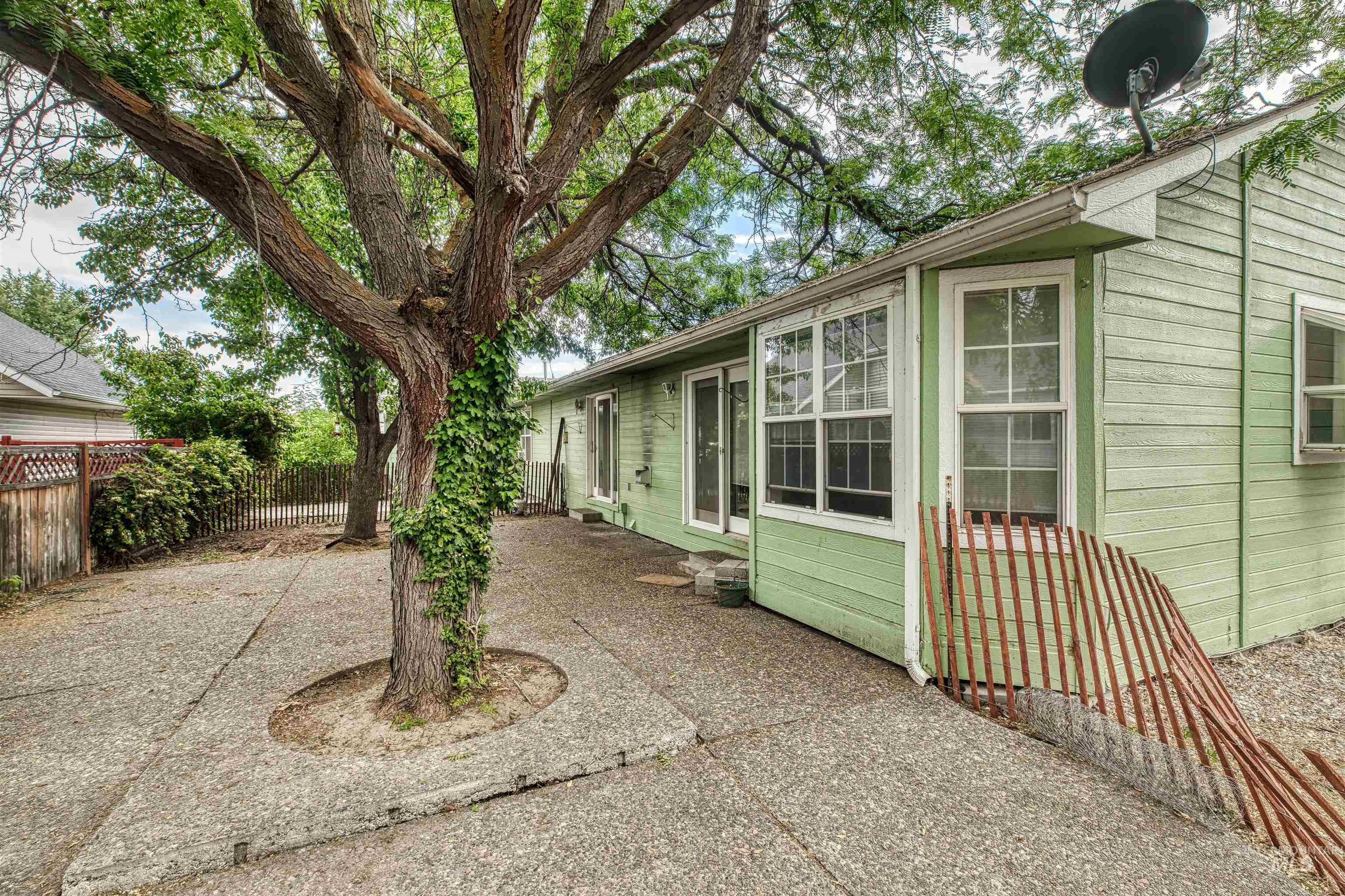 1921 Arcata Way, Ontario, Oregon 97914, 2 Bedrooms, 2 Bathrooms, Residential Income For Sale, Price $395,000, 98951298