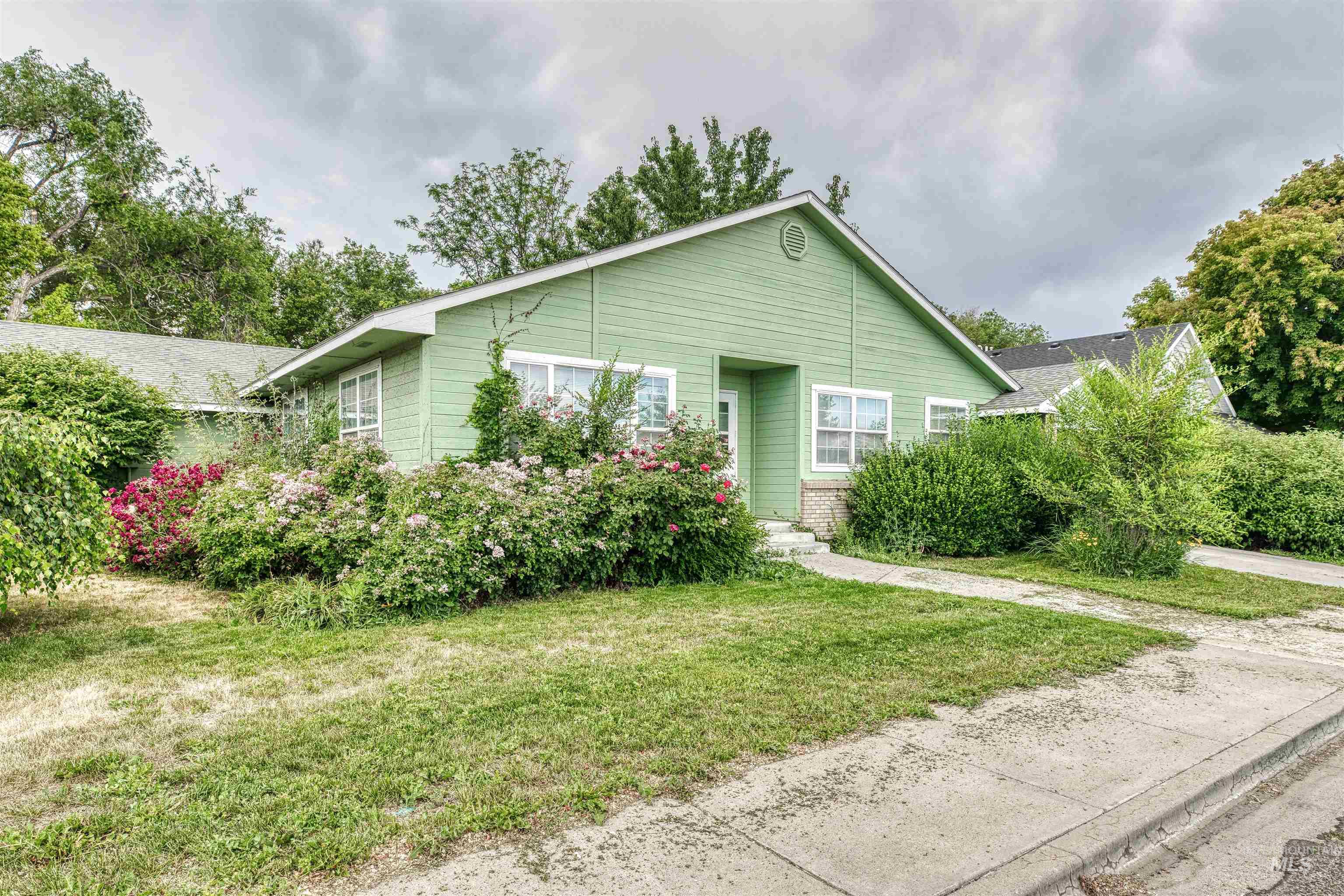 1921 Arcata Way, Ontario, Oregon 97914, 2 Bedrooms, 2 Bathrooms, Residential Income For Sale, Price $395,000, 98951298