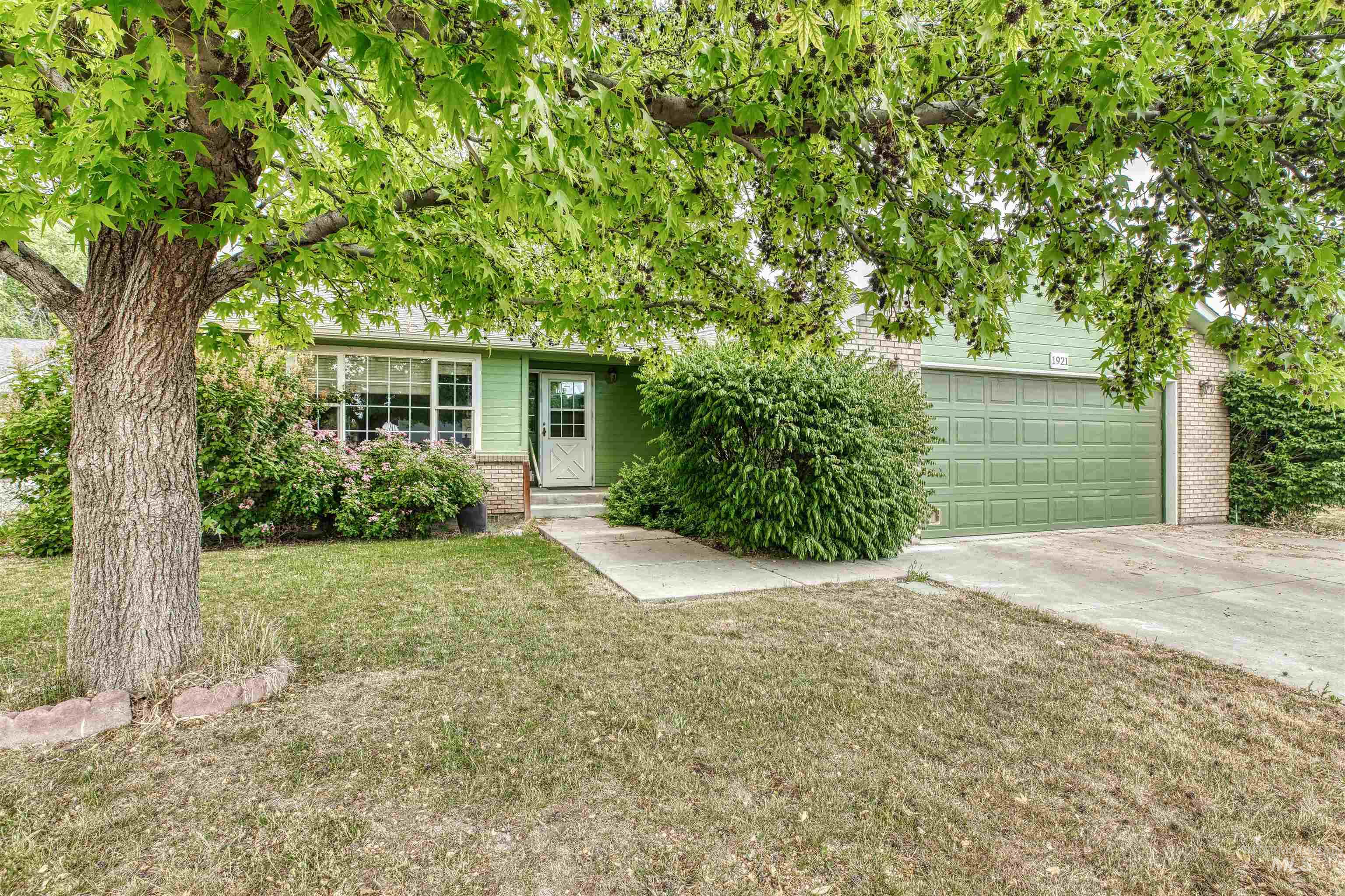 1921 Arcata Way, Ontario, Oregon 97914, 2 Bedrooms, 2 Bathrooms, Residential Income For Sale, Price $395,000, 98951298