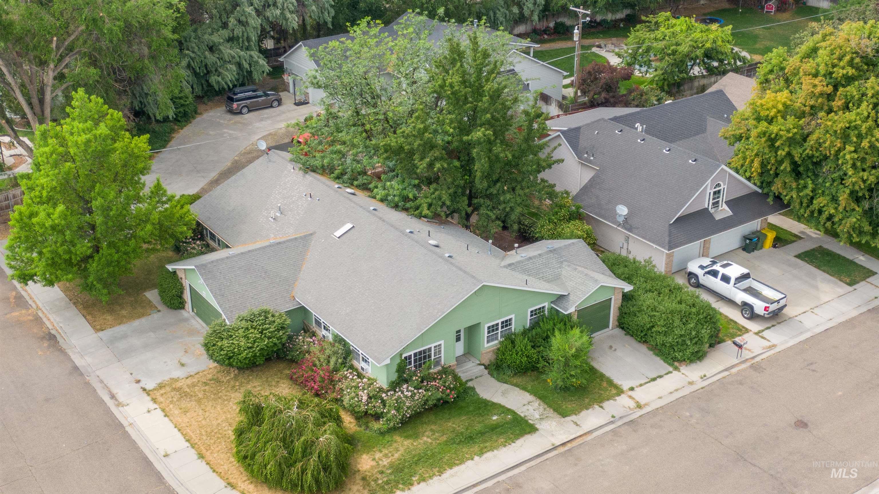 1921 Arcata Way, Ontario, Oregon 97914, 2 Bedrooms, 2 Bathrooms, Residential Income For Sale, Price $395,000, 98951298