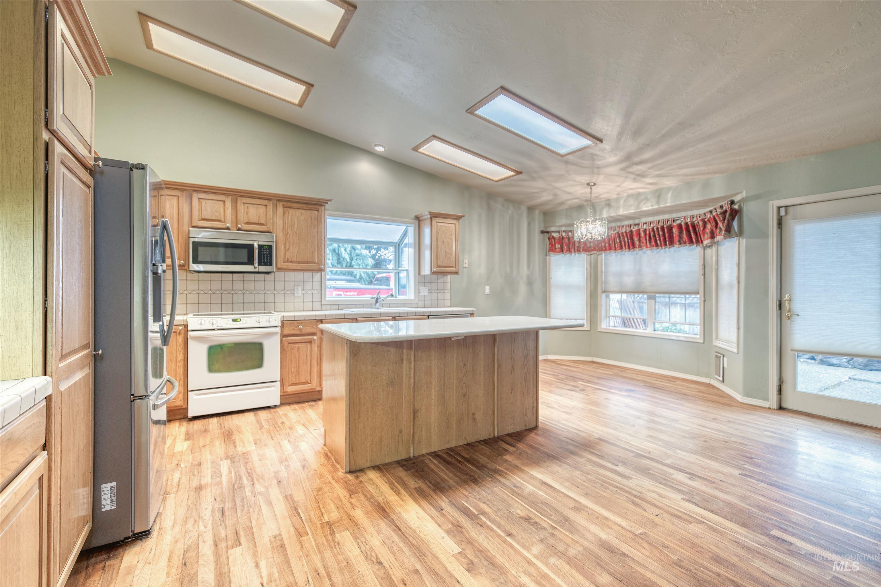 1921 Arcata Way, Ontario, Oregon 97914, 2 Bedrooms, 2 Bathrooms, Residential Income For Sale, Price $395,000, 98951298