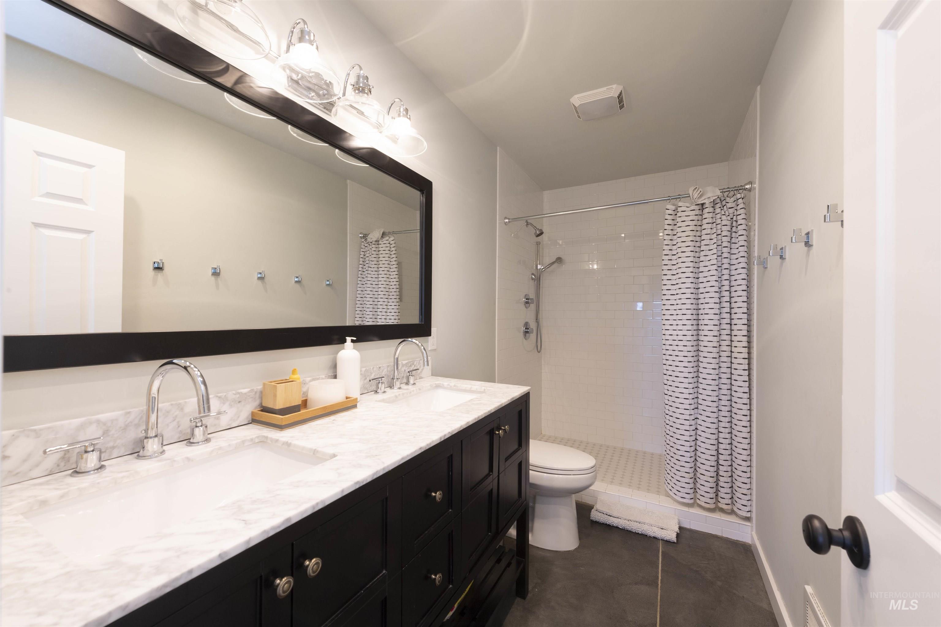 219 W 425 N, Fairfield, Idaho 83327, 5 Bedrooms, 2 Bathrooms, Farm & Ranch For Sale, Price $2,850,000, 98951324