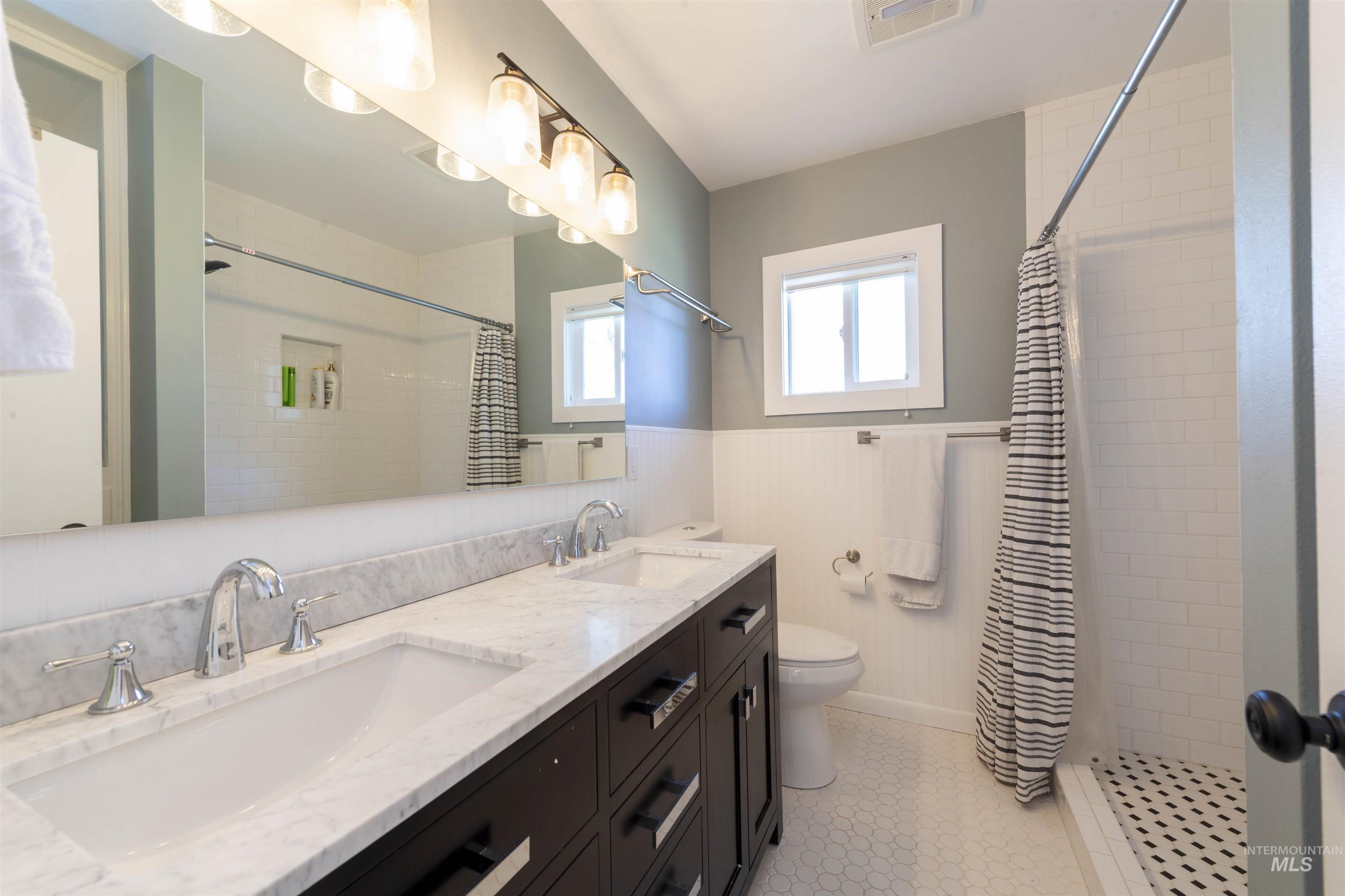 219 W 425 N, Fairfield, Idaho 83327, 5 Bedrooms, 2 Bathrooms, Farm & Ranch For Sale, Price $2,850,000, 98951324