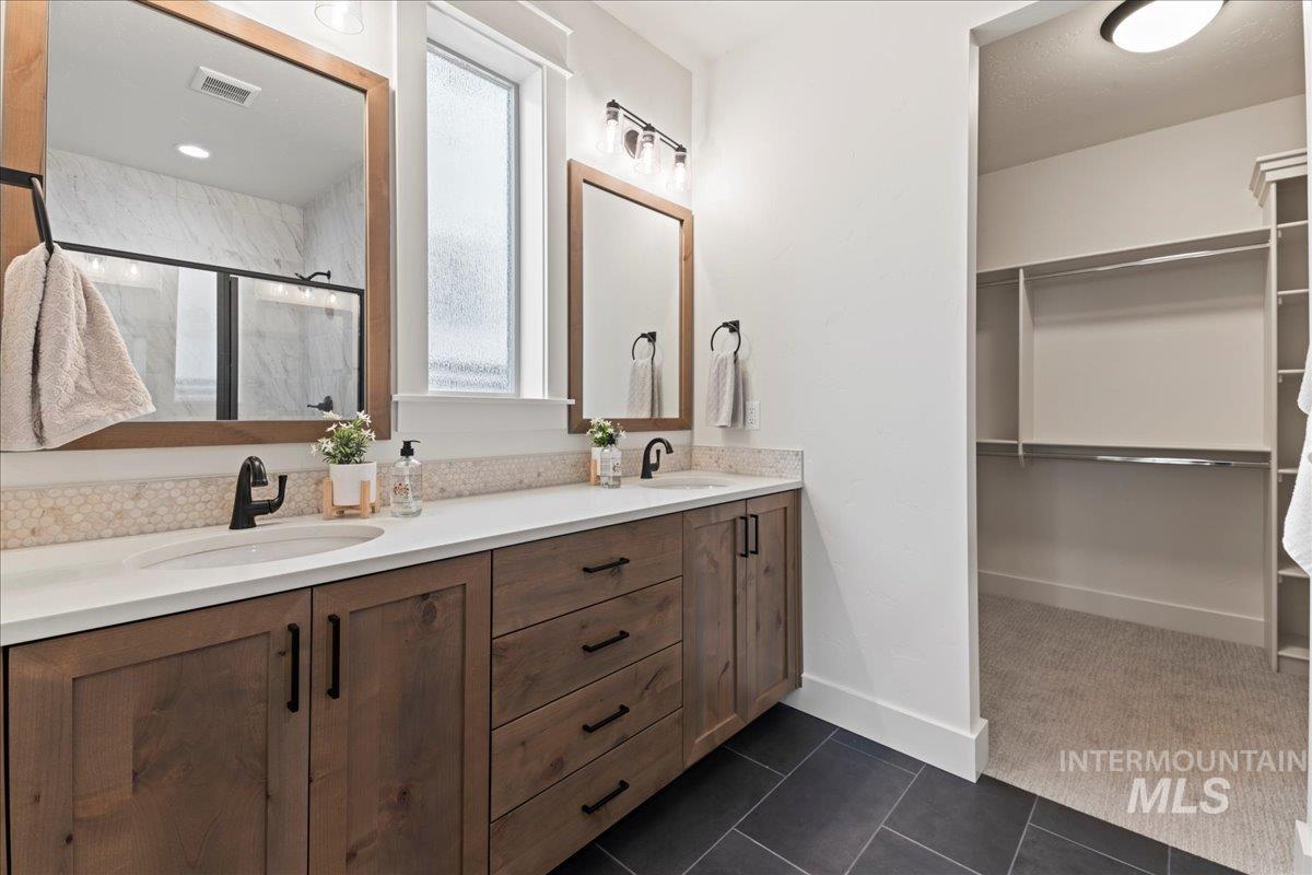 7636 W Old School St., Meridian, Idaho 83646, 3 Bedrooms, 3 Bathrooms, Residential For Sale, Price $639,900,MLS 98951391