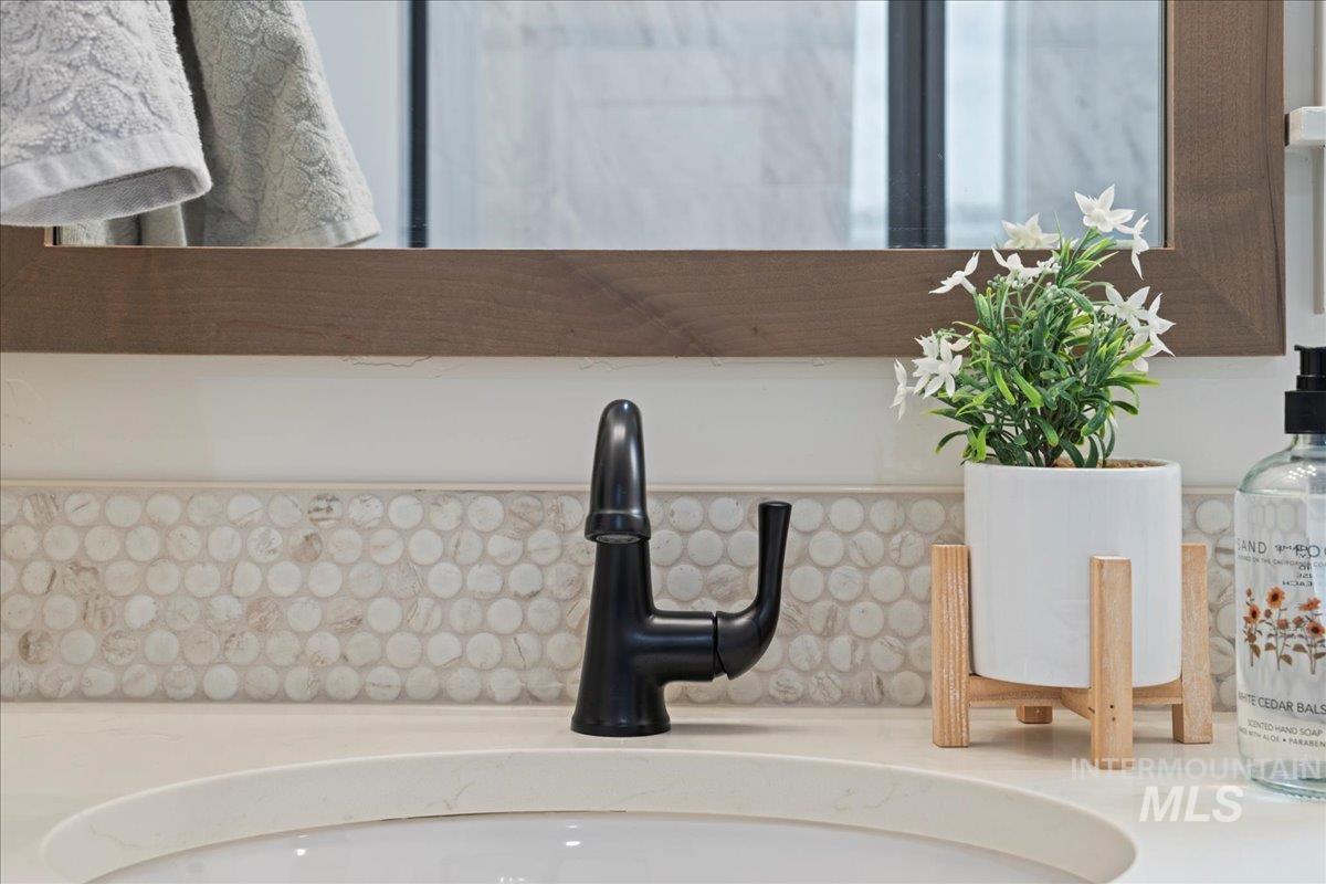 7636 W Old School St., Meridian, Idaho 83646, 3 Bedrooms, 3 Bathrooms, Residential For Sale, Price $639,900,MLS 98951391