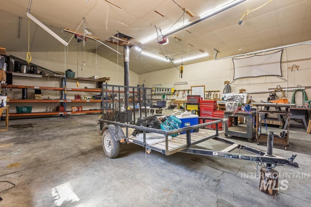 10389 Gamann Dr, Cascade, Idaho 83611-5441, 3 Bedrooms, 2.5 Bathrooms, Residential For Sale, Price $800,000,MLS 98951415