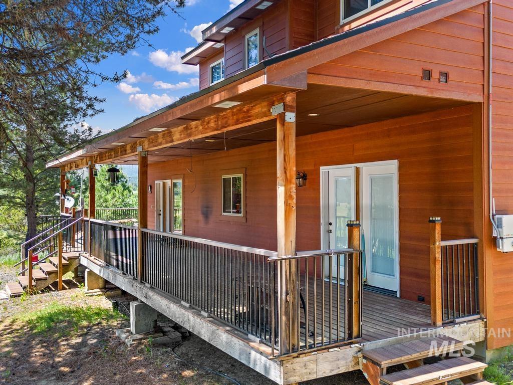 10389 Gamann Dr, Cascade, Idaho 83611-5441, 3 Bedrooms, 2.5 Bathrooms, Residential For Sale, Price $800,000,MLS 98951415