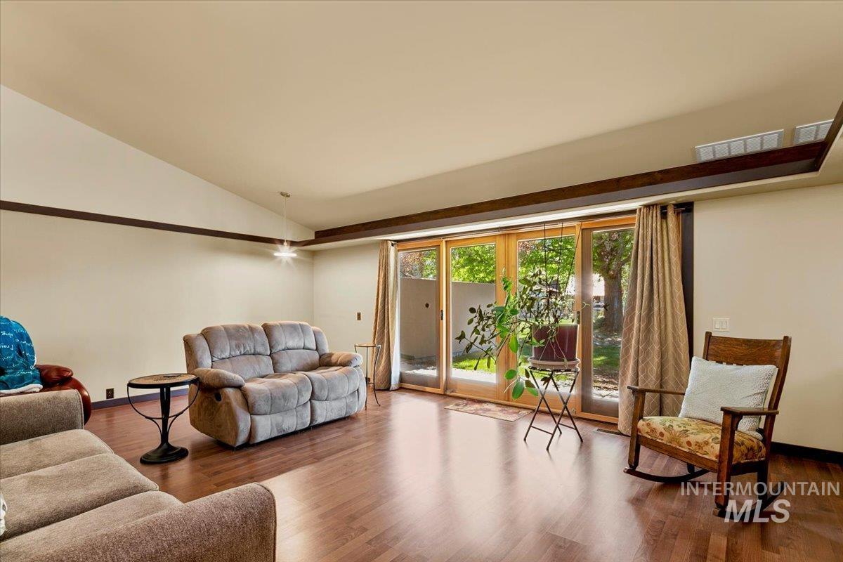 101 & 103 Minot Street, Middleton, Idaho 83644, 5 Bedrooms, 3 Bathrooms, Residential For Sale, Price $931,000,MLS 98951464