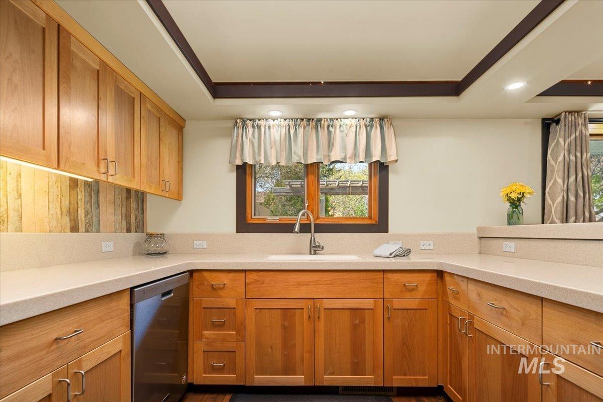 101 & 103 Minot Street, Middleton, Idaho 83644, 5 Bedrooms, 3 Bathrooms, Residential For Sale, Price $931,000,MLS 98951464